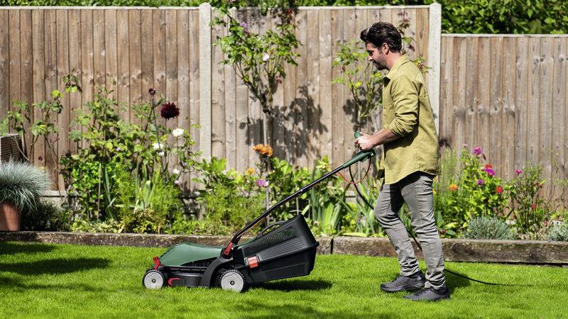 Bosch Home and Garden UniversalRotak 34-400 Elektro Rasenmäher 1300W Schnittbreite (max.) 340mm