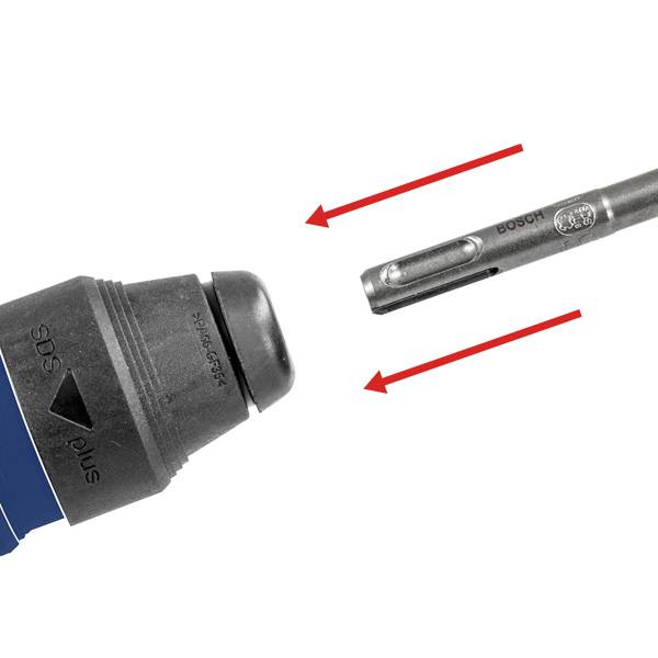 Bohrmaschine mit abnehmbarem Bohrer; rote Pfeile zeigen die Verbindung zwischen Bohrmaschine und Bohreraufsatz.