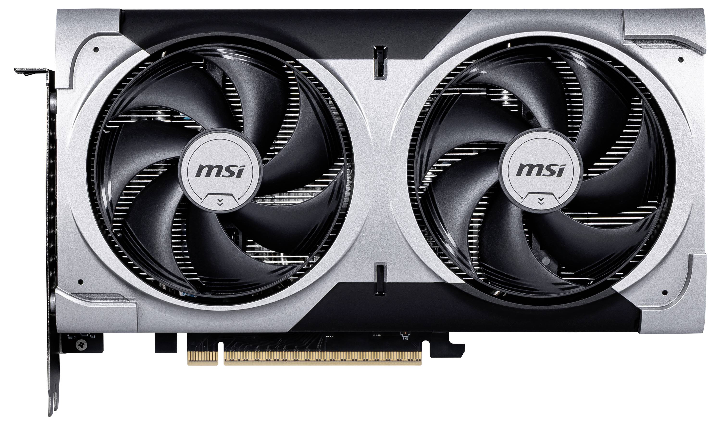 Grafikkarte mit zwei großen Lüftern und dem 'MSI'-Logo in der Mitte, PCIe-Anschluss unten, silbernes und schwarzes Gehäuse.