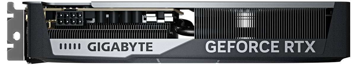 Eine Grafikkarte der Marke Gigabyte mit der Aufschrift 'GEFORCE RTX', sichtbar sind Kühlrippen und Anschlussstecker an der Seite.