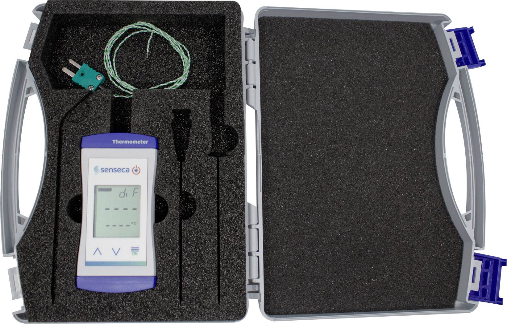Ein offener Koffer mit einem Senseca-Thermometer mit Display und verschiedenen Sonden, die in Schaumstoffabteilen angeordnet sind.