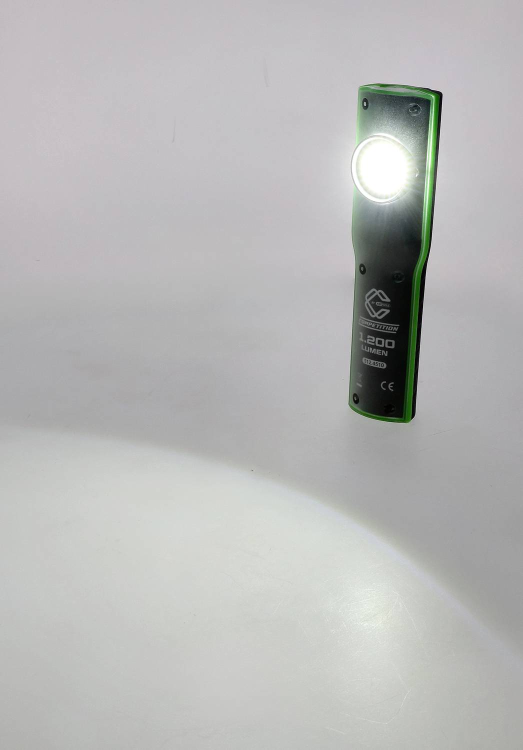 KS Tools 512.4510 COMPETITION LED-Arbeitsleuchte, dimmbar, 1200 Lumen, mit Ladestation 2021 Energie