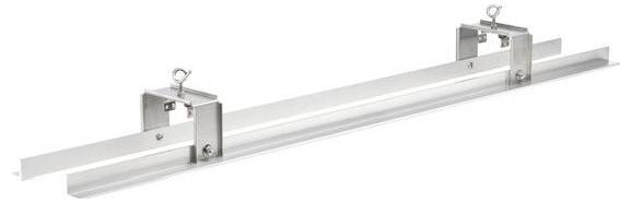 Aluminiumbefestigung für Beleuchtung, bestehend aus einer Schiene mit zwei Schraubbefestigungen und Ösen zur Deckenmontage.