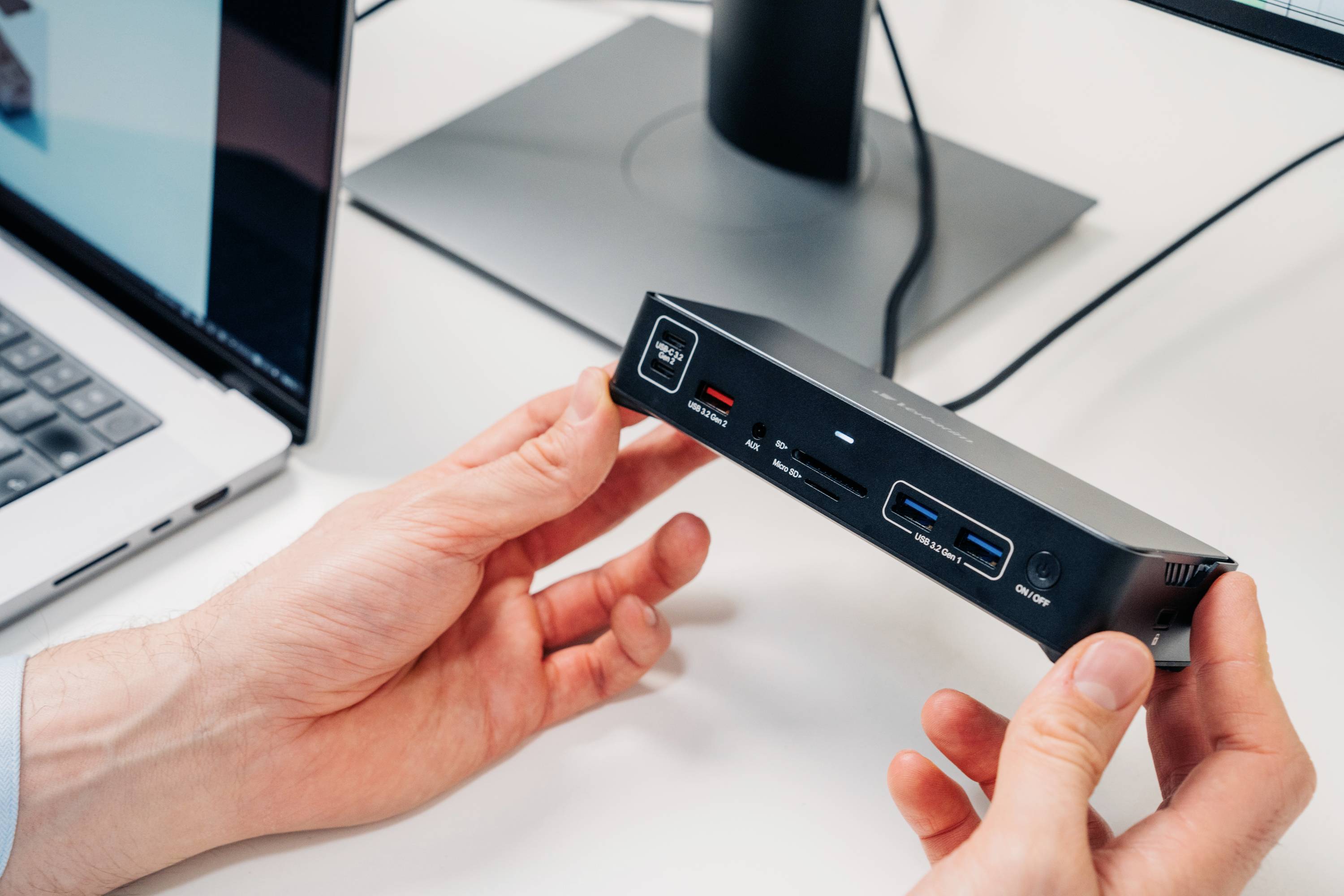 Verbatim USB-C® Dockingstation CDS-15 Passend für Marke Dockingstations: Universal USB-C® Power Delivery, integrierter Kartenleser