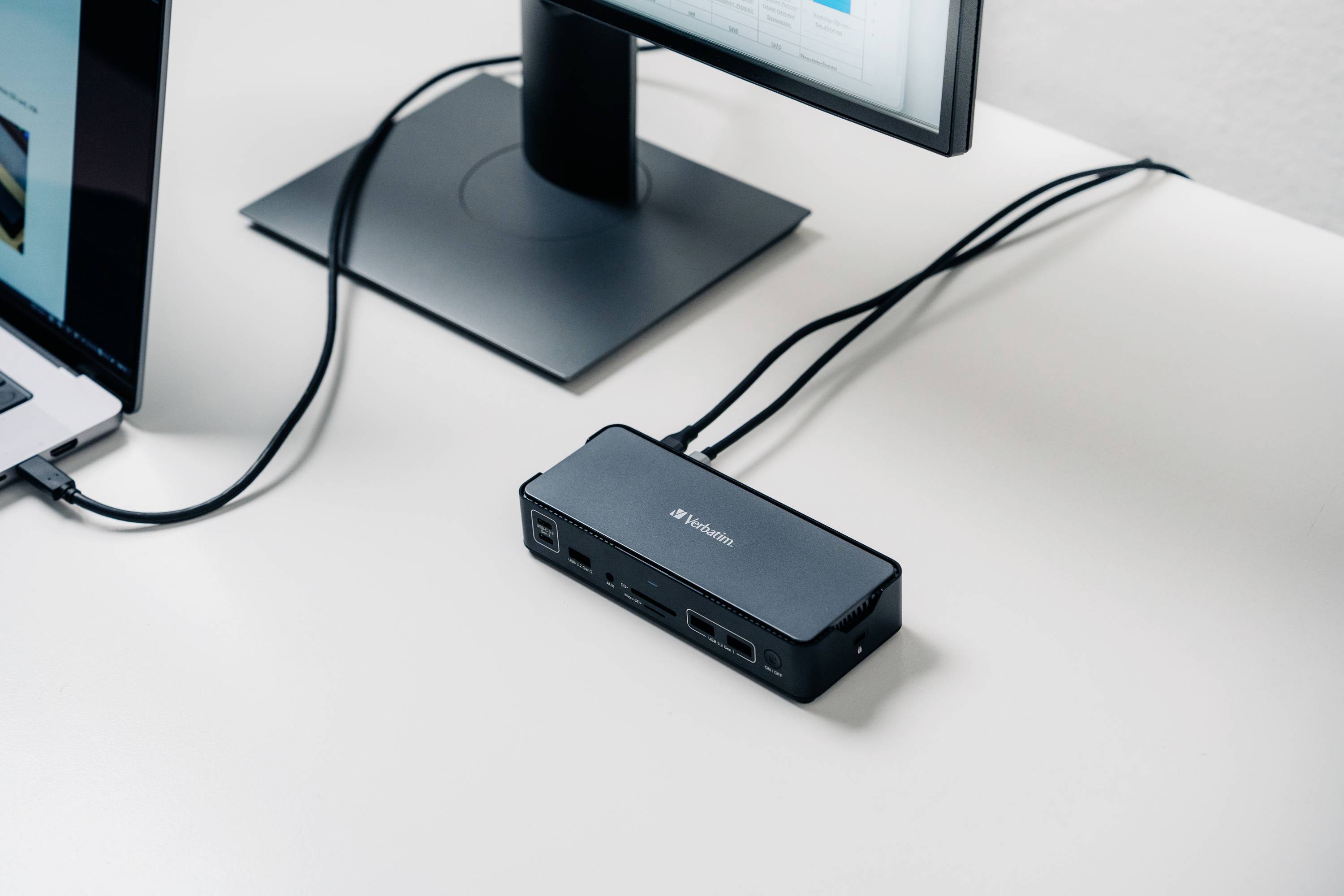 Verbatim USB-C® Dockingstation CDS-15 Passend für Marke Dockingstations: Universal USB-C® Power Delivery, integrierter Kartenleser