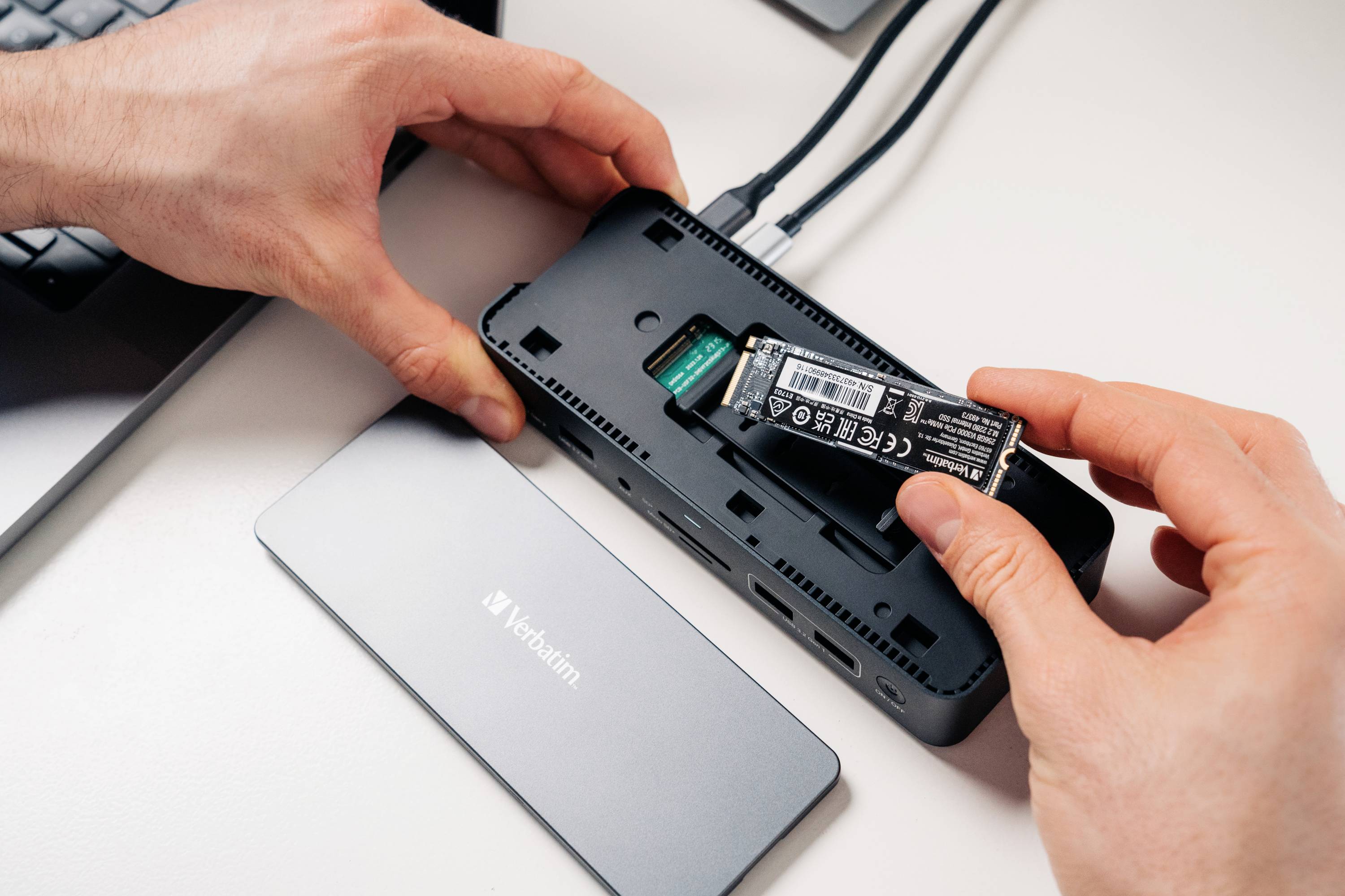 Verbatim USB-C® Dockingstation CDS-15SSD Passend für Marke Dockingstations: Universal Inkl. integrierter SSD, M.2 SSD Steckplatz