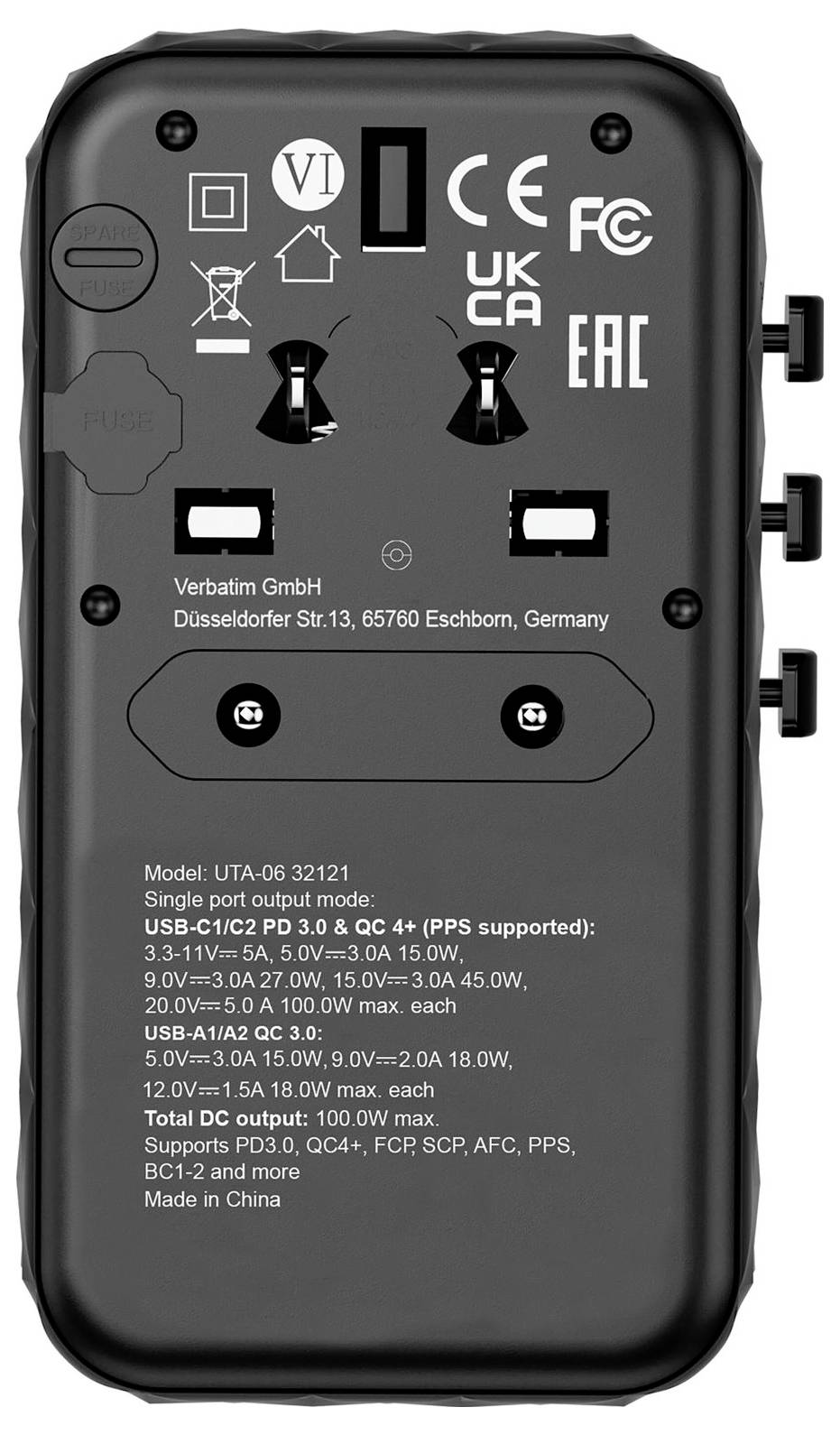 Schwarzes, rechteckiges Ladegerät mit zwei USB-C-Anschlüssen und Anschluss für EU-Steckdose. Technische Daten und Marken in Weiß aufgedruckt.