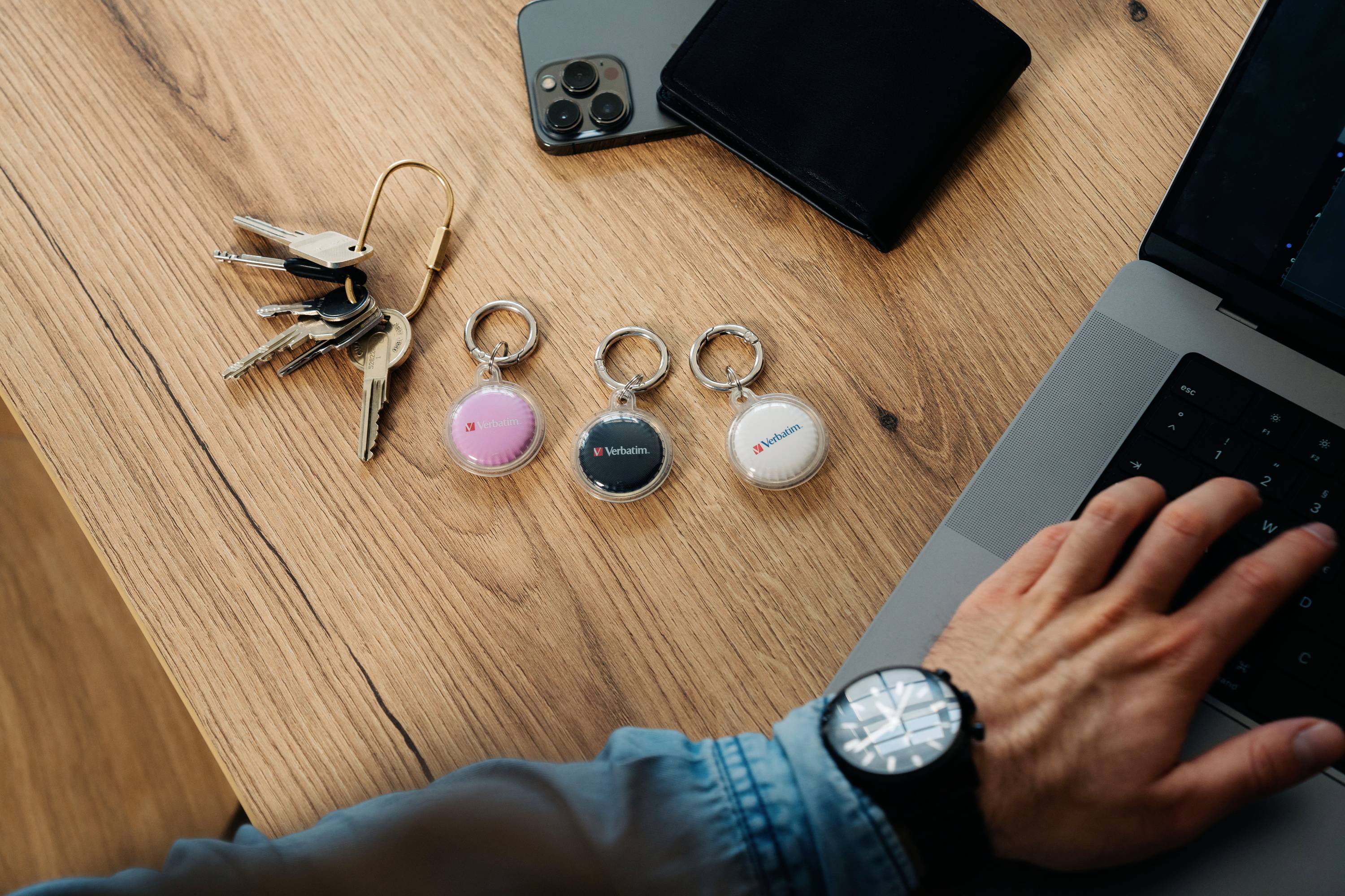 Verbatim My Finder Coin 3-Pack Bluetooth-Tracker Schwarz, Weiß, Pink