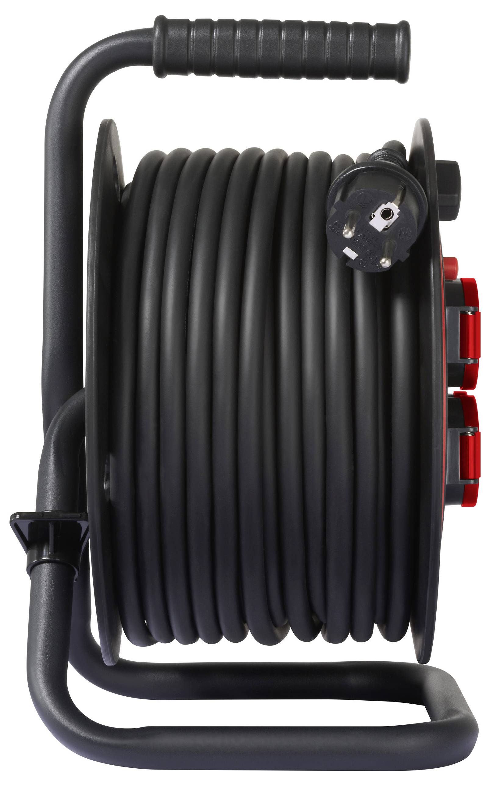 „Ein aufgewickeltes schwarzes Verlängerungskabel auf einer tragbaren Rolle mit Griff, ausgestattet mit mehreren Anschlüssen, geeignet für den Innen- und Außenbereich.