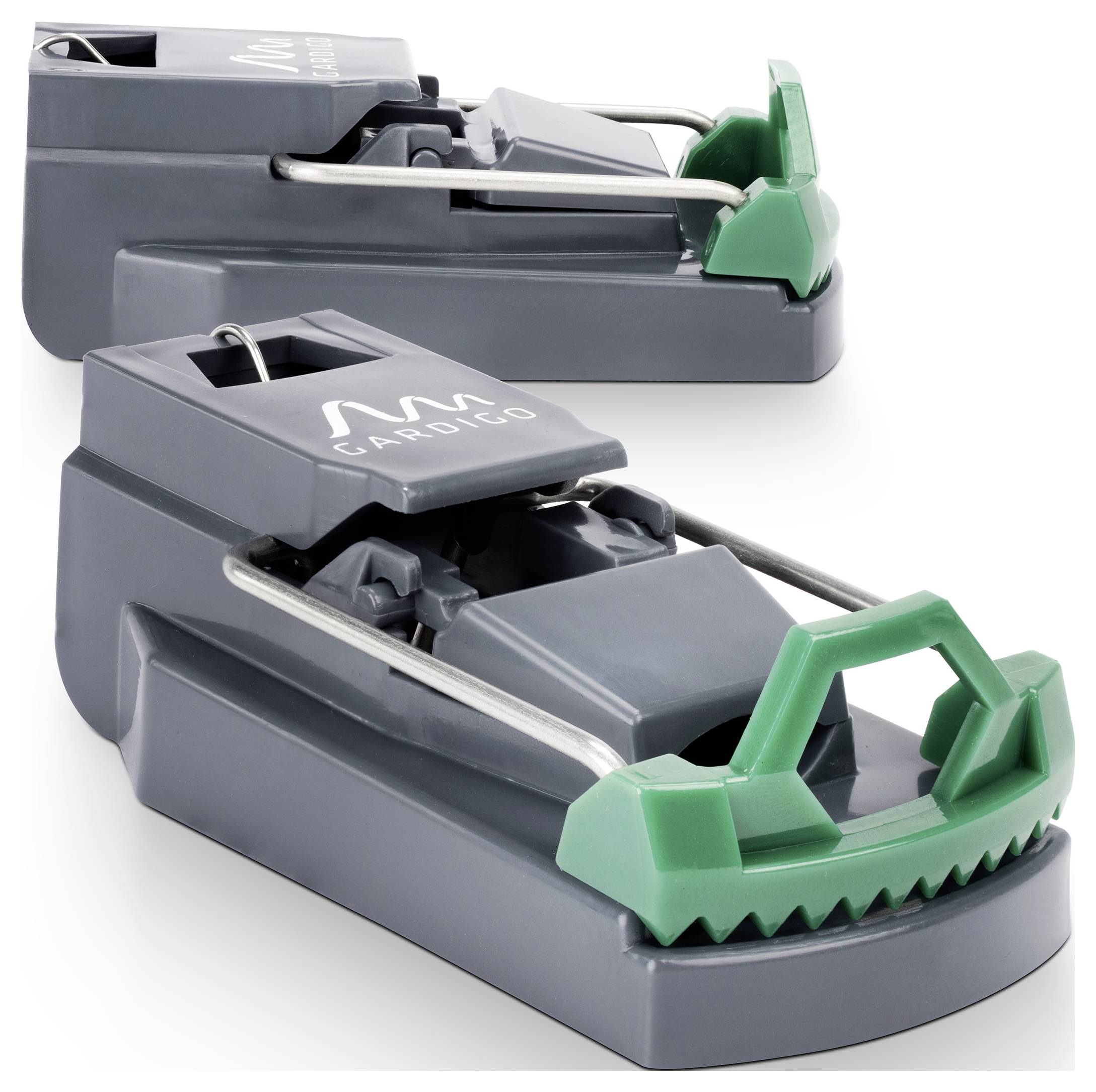 Zwei graue und grüne Mäusefallen aus Kunststoff, aufgestellt und bereit für den Einsatz.