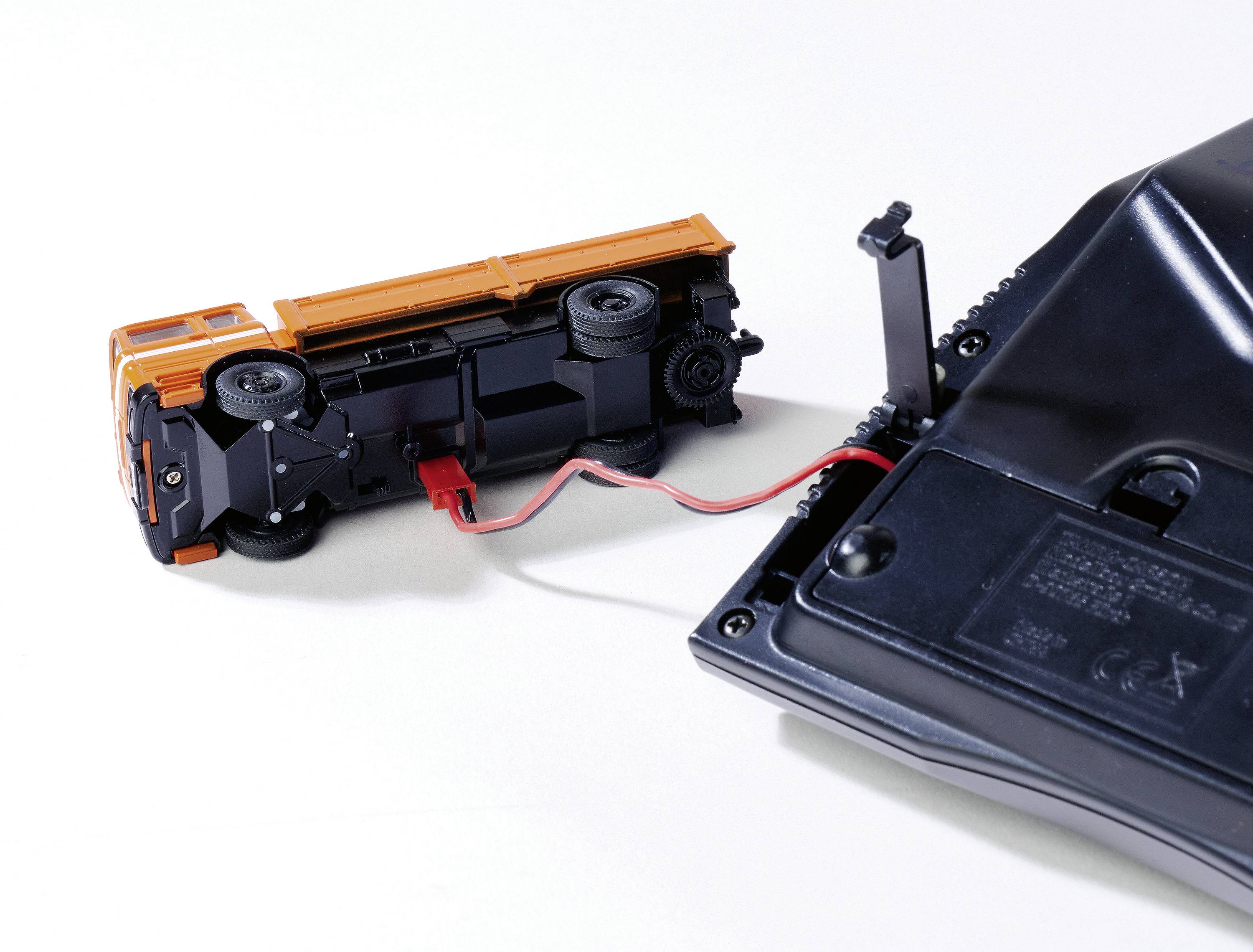 Carson Modellsport 500504159 MB 1620 Plane mit Anhänger 1:87 RC Modellauto Elektro LKW inkl. Akku, Ladegerät und Senderbatterien