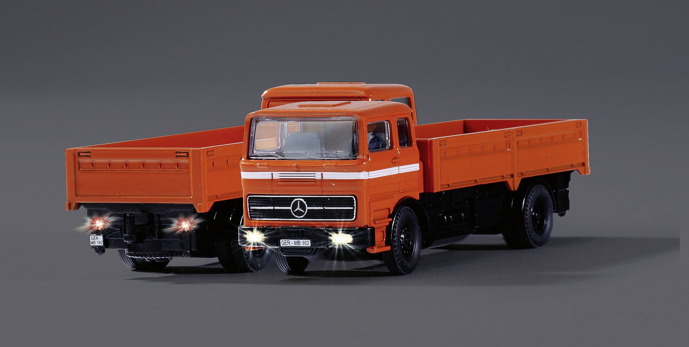 Carson Modellsport 500504159 MB 1620 Plane mit Anhänger 1:87 RC Modellauto Elektro LKW inkl. Akku, Ladegerät und Senderbatterien