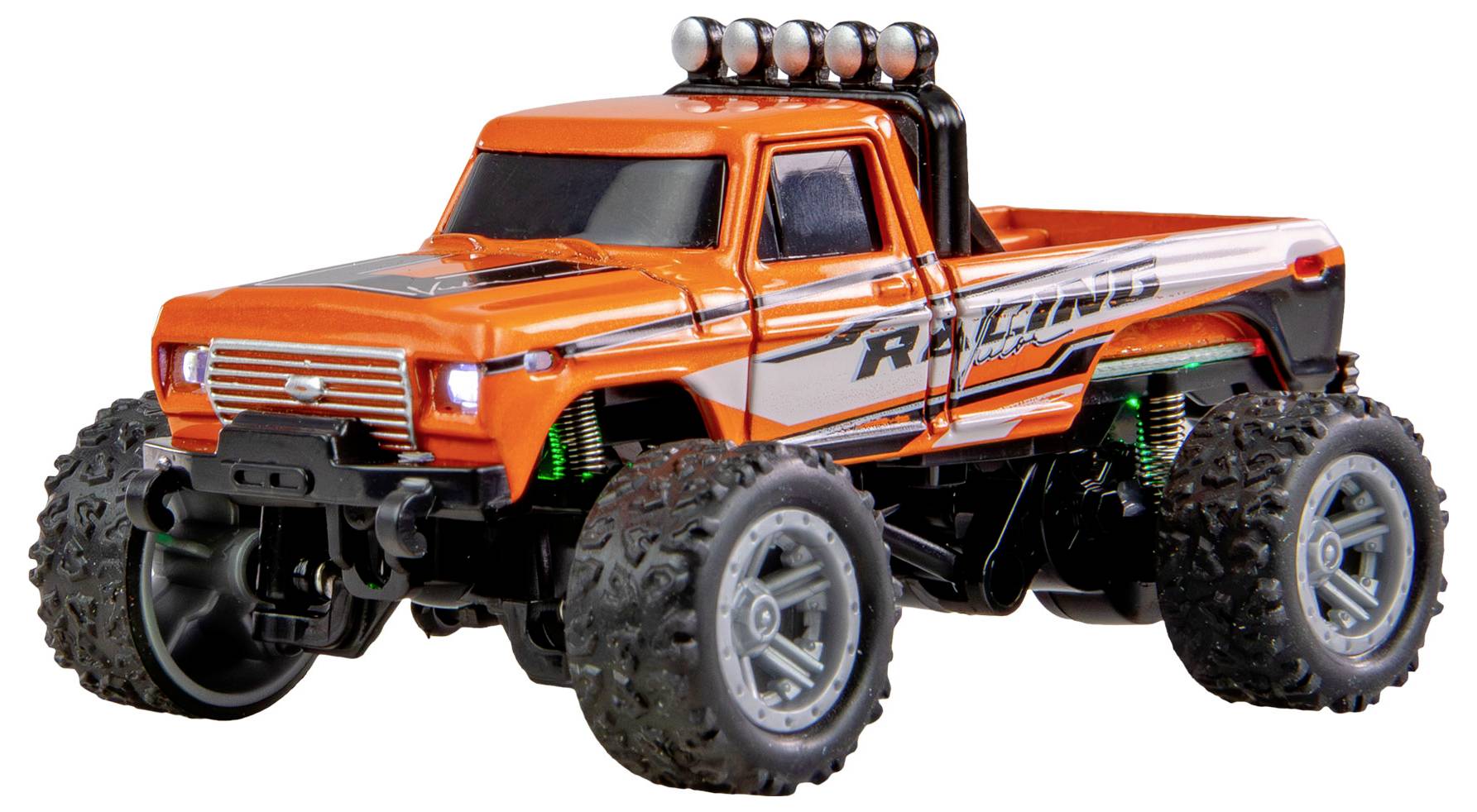 Spielzeug-Monstertruck in leuchtendem Orange, mit großen Reifen und einem robusten Rahmen, zeigt sportliches Design und Geländeoptik.