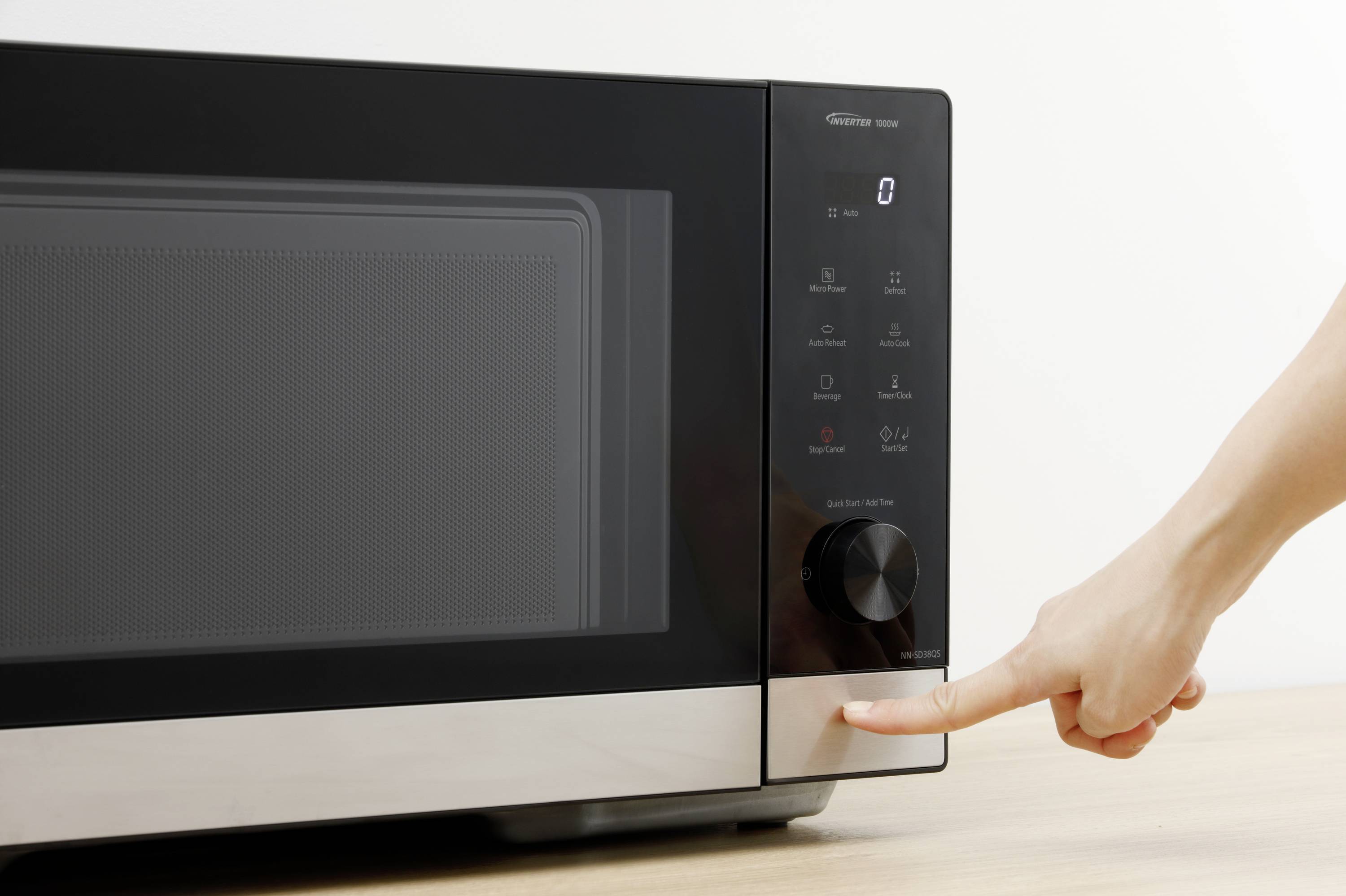 Panasonic NN-GD38QSEPG Mikrowelle Schwarz, Edelstahl 1000 W