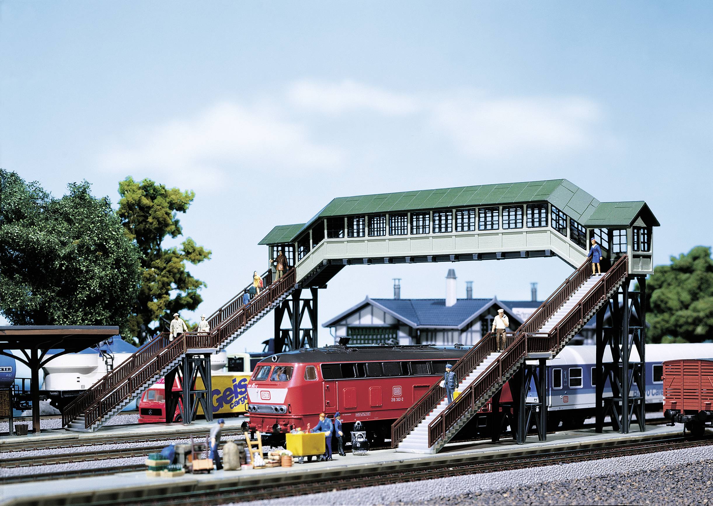 Faller 120198 H0 Überdachte Fußgängerbrücke
