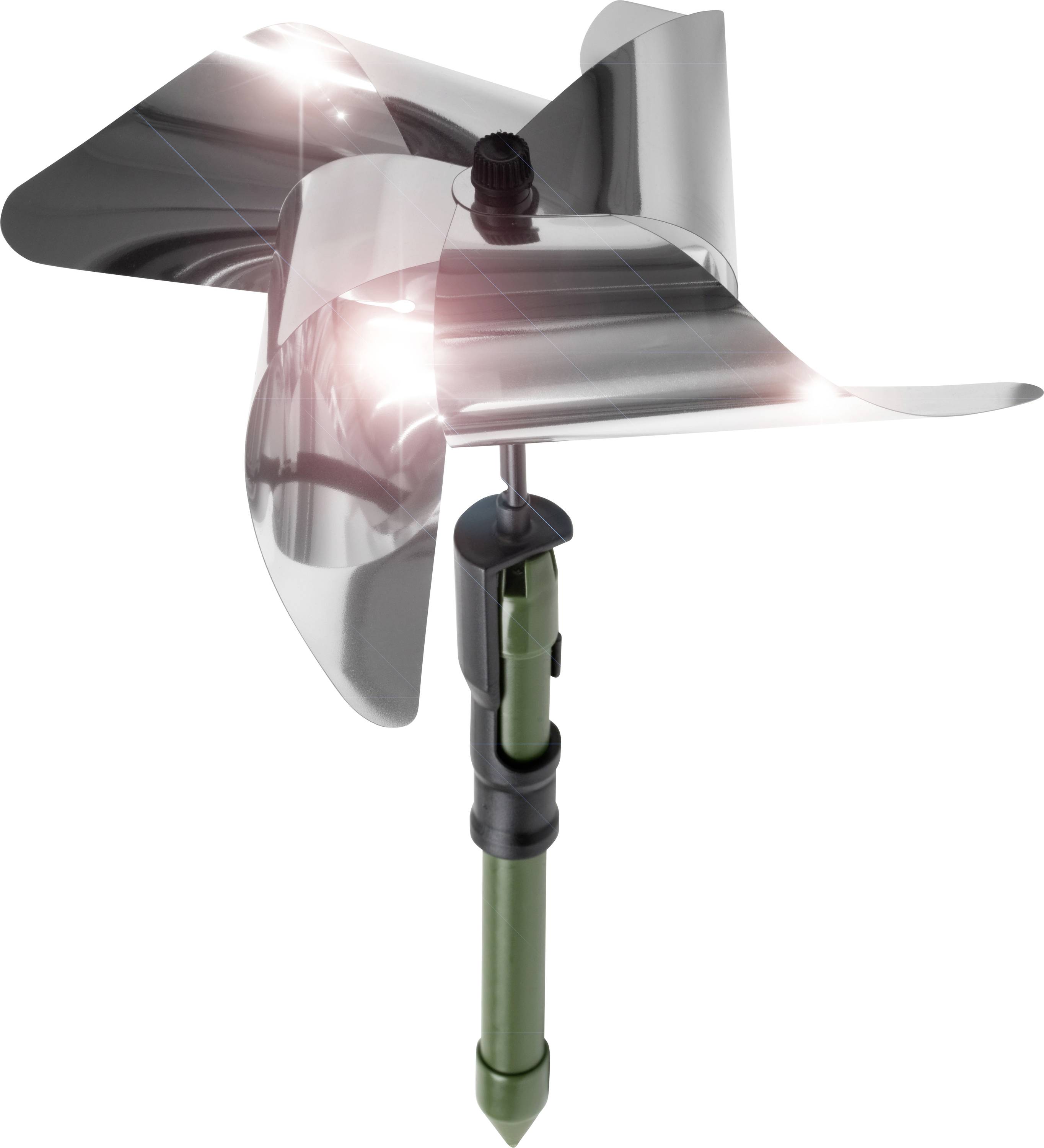 Metallisches Windrad mit vier rotierenden Flügeln auf einem grünen Stab, reflektiert Licht und wirkt glänzend im Bild.