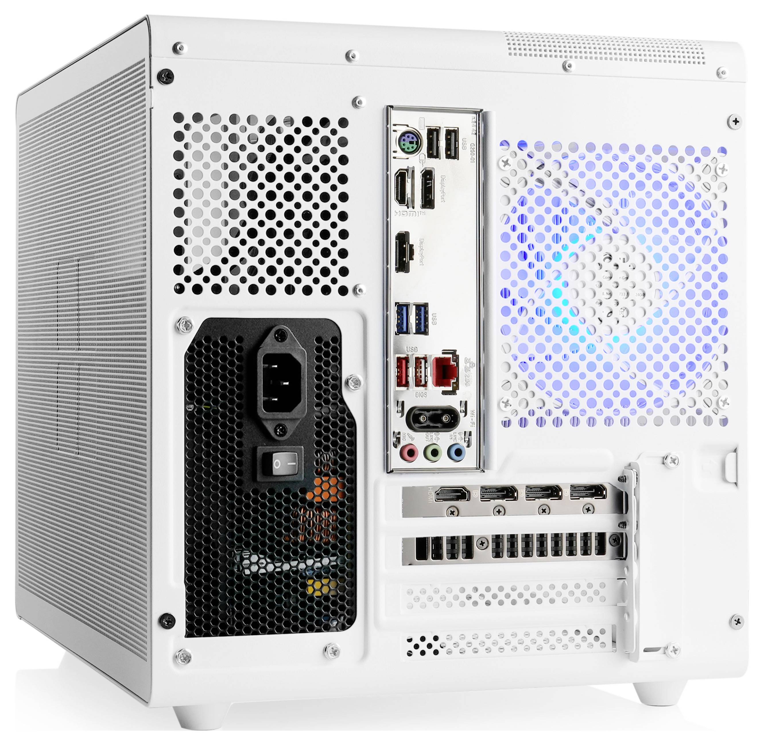 Das Bild zeigt die Rückansicht eines weißen Computertowers mit verschiedenen Anschlüssen, einem blau beleuchteten Lüfter und sichtbarem Netzteil.