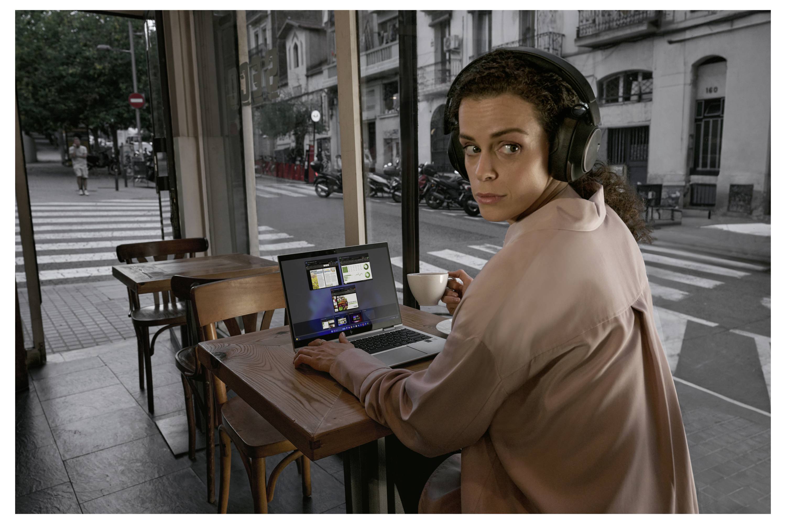 HP Notebook EliteBook 6 G1a 35.6cm (14 Zoll) WUXGA AMD Ryzen 7 250 16GB RAM 512GB SSD Deutsch, QWERTZ Silber AD3J2ET