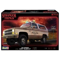 Revell 07724 Stranger Things Jim Hopper´s Chevy® Blazer K5™ Automodell Bausatz 1:25 Revell 07724 Stranger Things Jim Hopper´s Chevy® Blazer K5™ Automodell Bausatz 1:25
