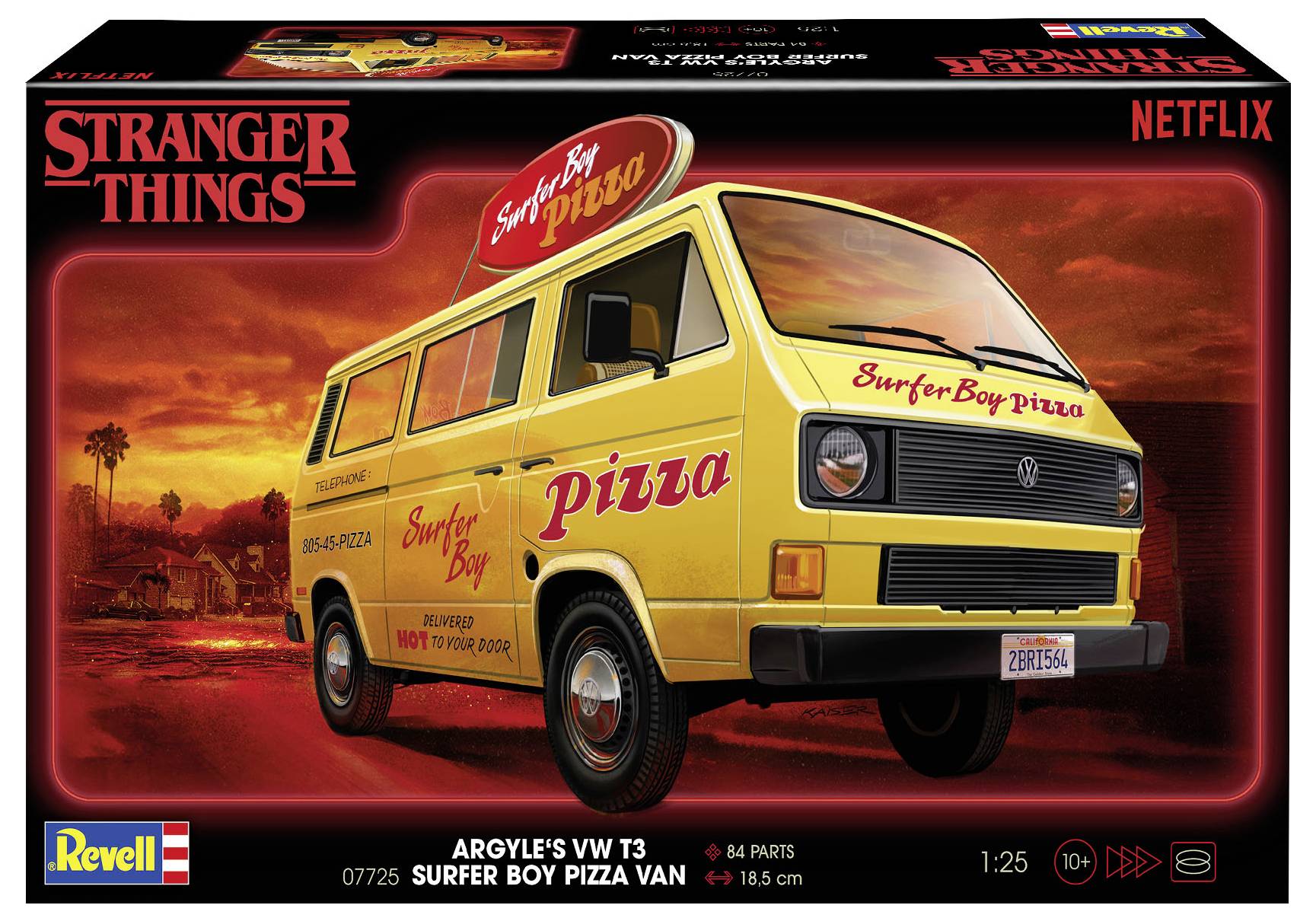 Ein gelber VW-Bus von 'Surfer Boy Pizza' vor einem roten Himmel. Markierung: 'Stranger Things', 'Argyle's VW T3 Surfer Boy Pizza Van'.