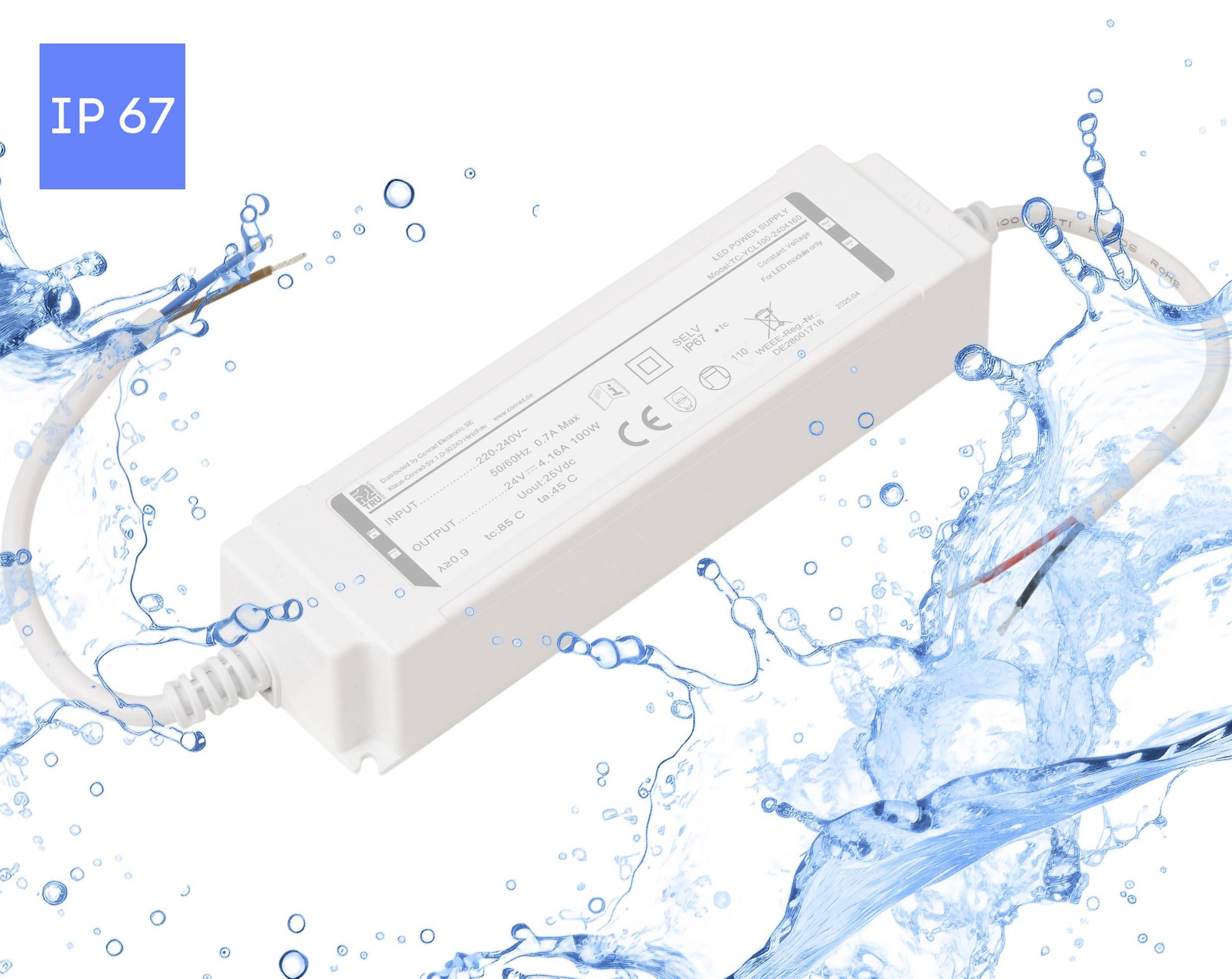 Ein weißes, rechteckiges elektronisches Gerät mit der Bezeichnung 'IP67' für Wasserbeständigkeit ist von spritzendem Wasser umgeben, was seine Robustheit unterstreicht.