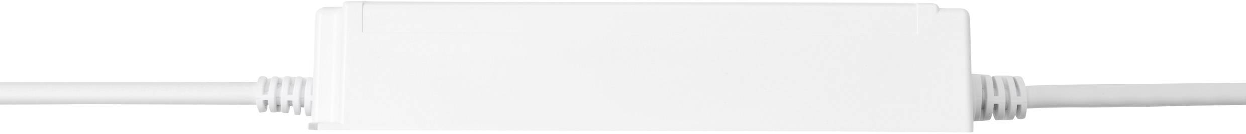 Ein weißer rechteckiger Netzteil mit Kabeln, die von beiden Enden abstehen, von der Seite betrachtet, vor einem weißen Hintergrund.