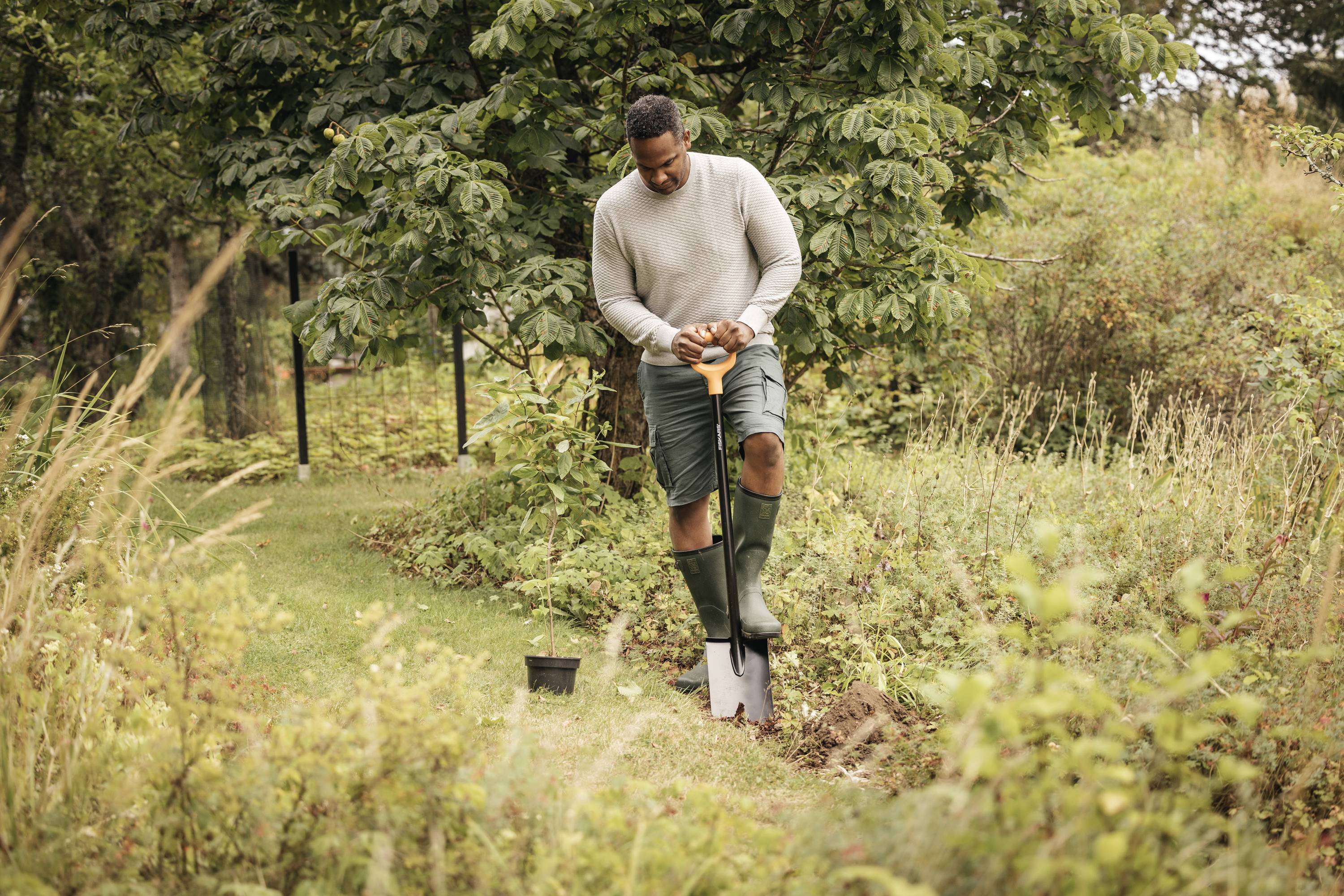 Fiskars 1066717 Spaten Arbeitsbreite 180mm D-Griff