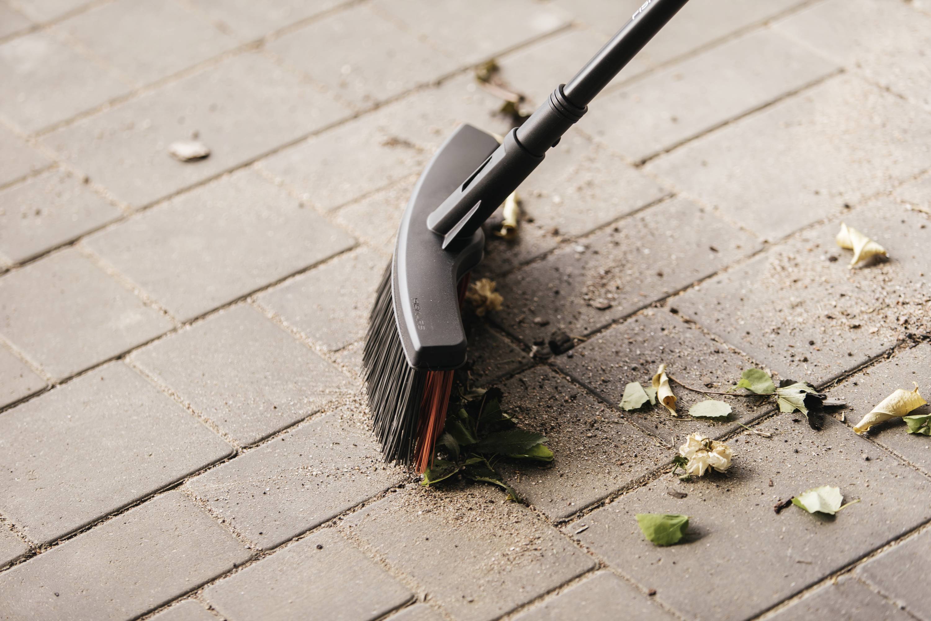 Fiskars 1025930 Besen Arbeitsbreite 375 mm