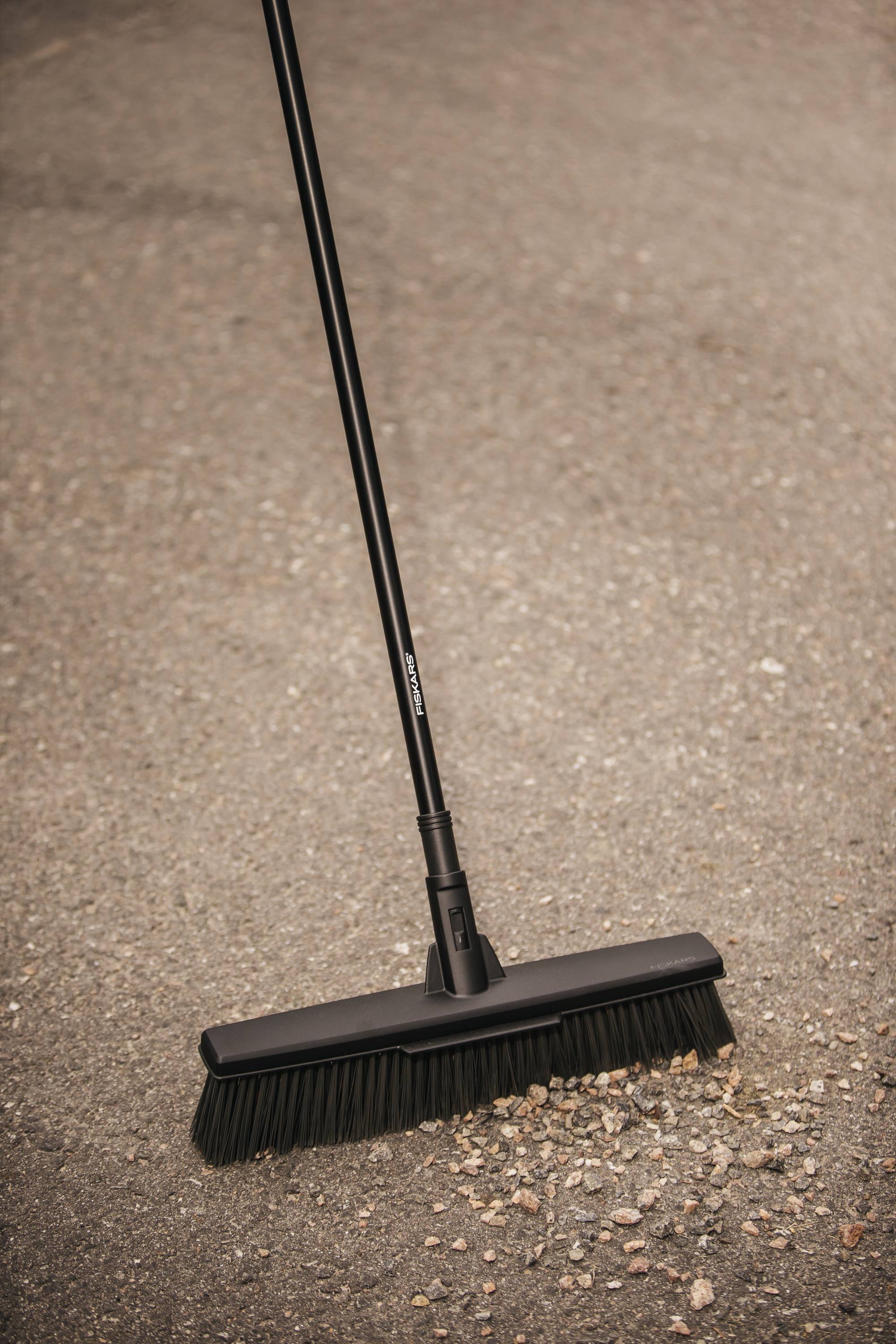 Fiskars 1025931 Besen Arbeitsbreite 470 mm