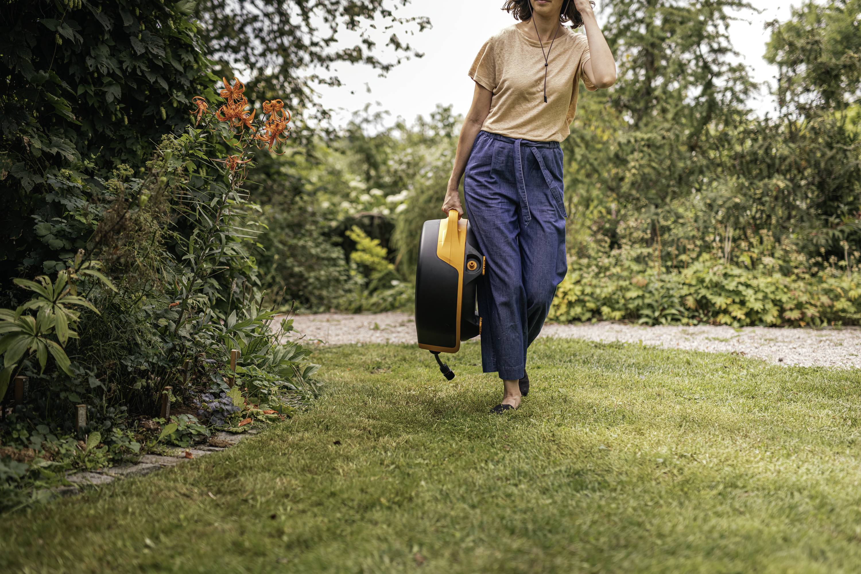 Fiskars 1067549 X-Series™ Waterwheel XL Schlauchtrommel 13mm 25m 1/2 Zoll 1 St. Schwarz, Orange