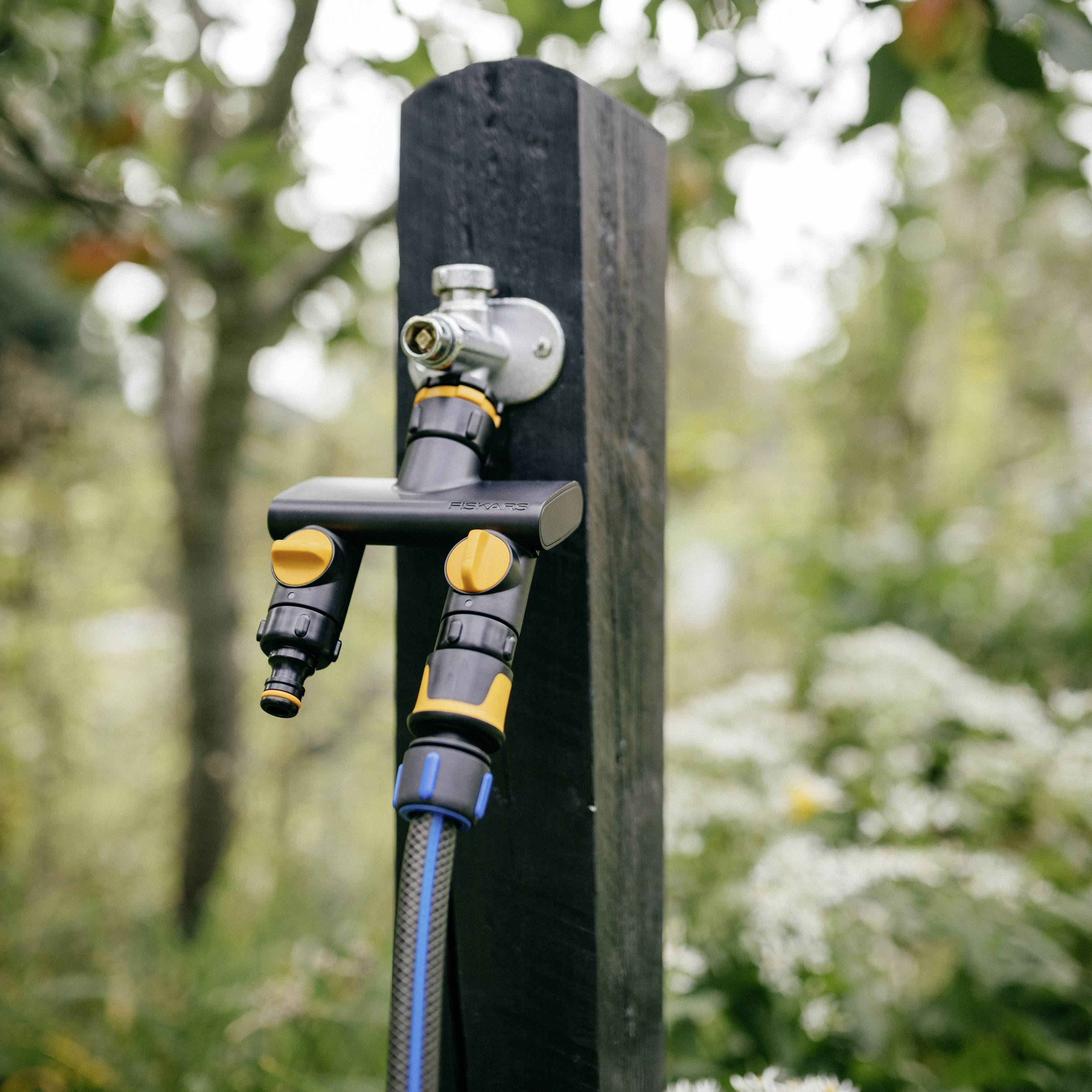 Fiskars 1070577 Comfort 2-Wege-Verteiler mit Regulierventil