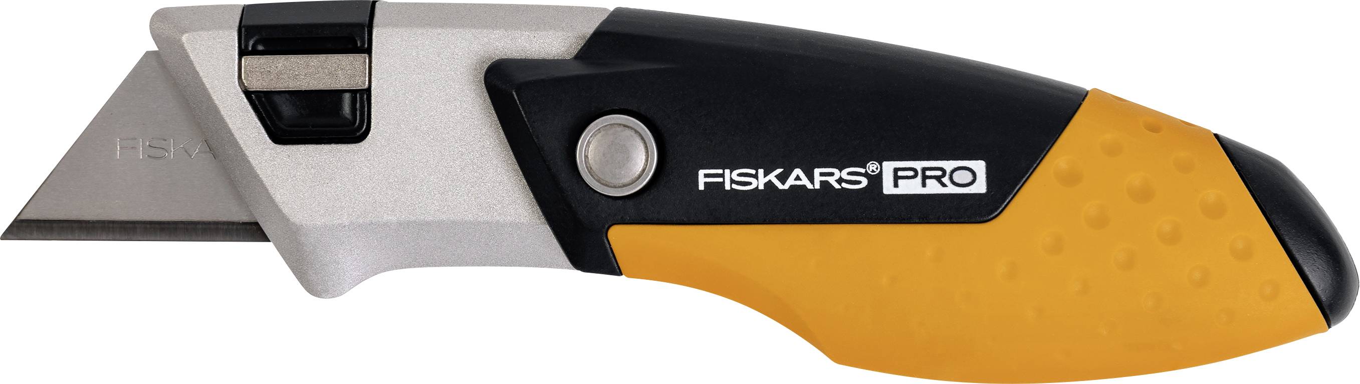 Ein Handwerkermesser mit einem metallischen und ergonomischen Griff, Markenname 'Fiskars Pro' auf der Seite aufgedruckt.