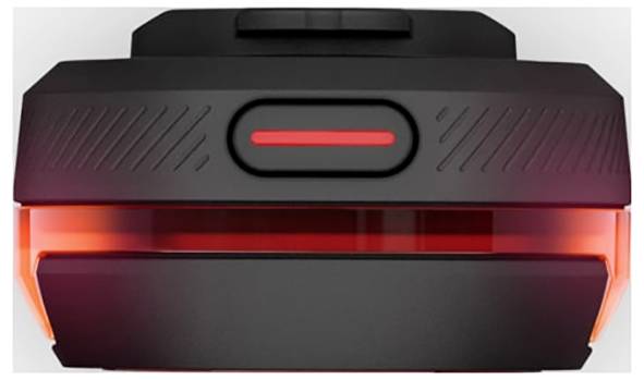 Ein schwarzes Gerät mit einem roten Lichtstreifen in der Mitte, das möglicherweise als Sensor oder Warnsignal dient.