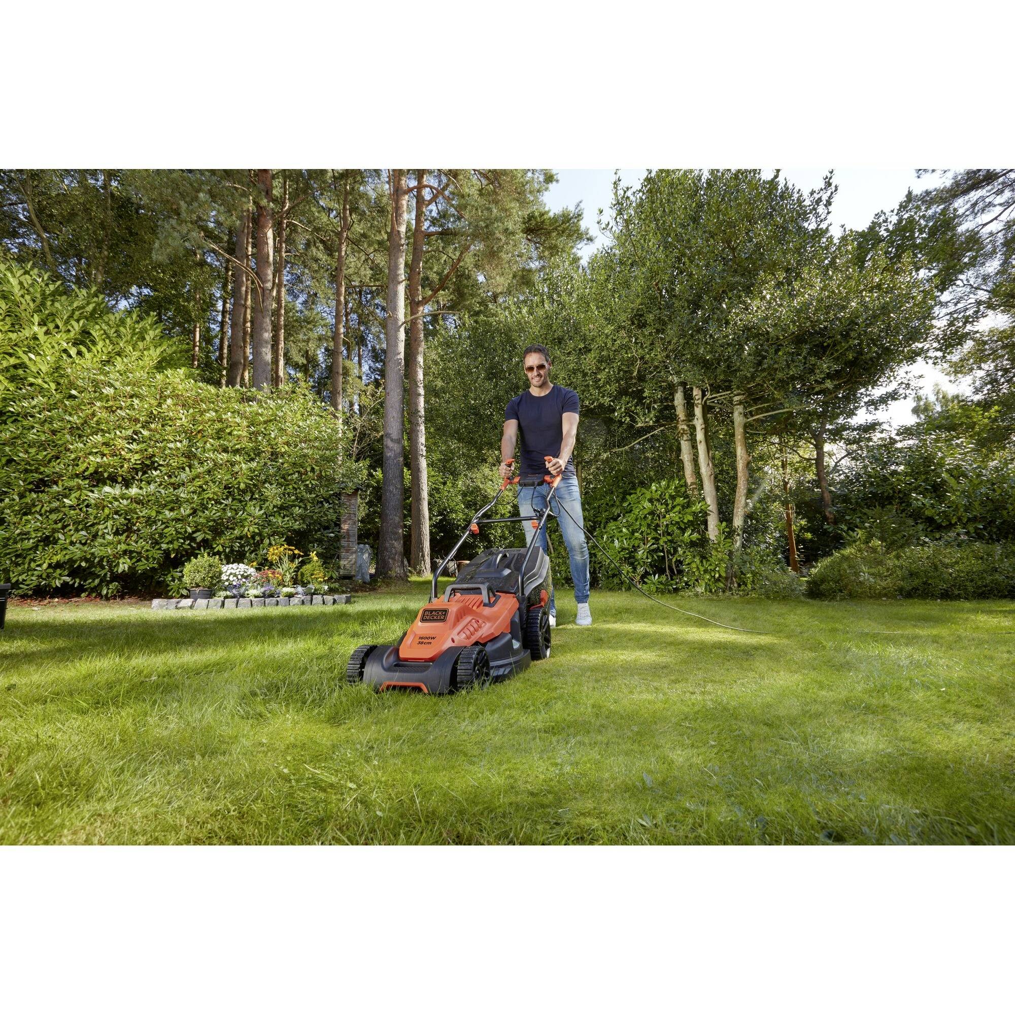 Black & Decker Elektro Rasenmäher mit Schnitthöhenverstellung 1600W Schnittbreite (max.) 38cm