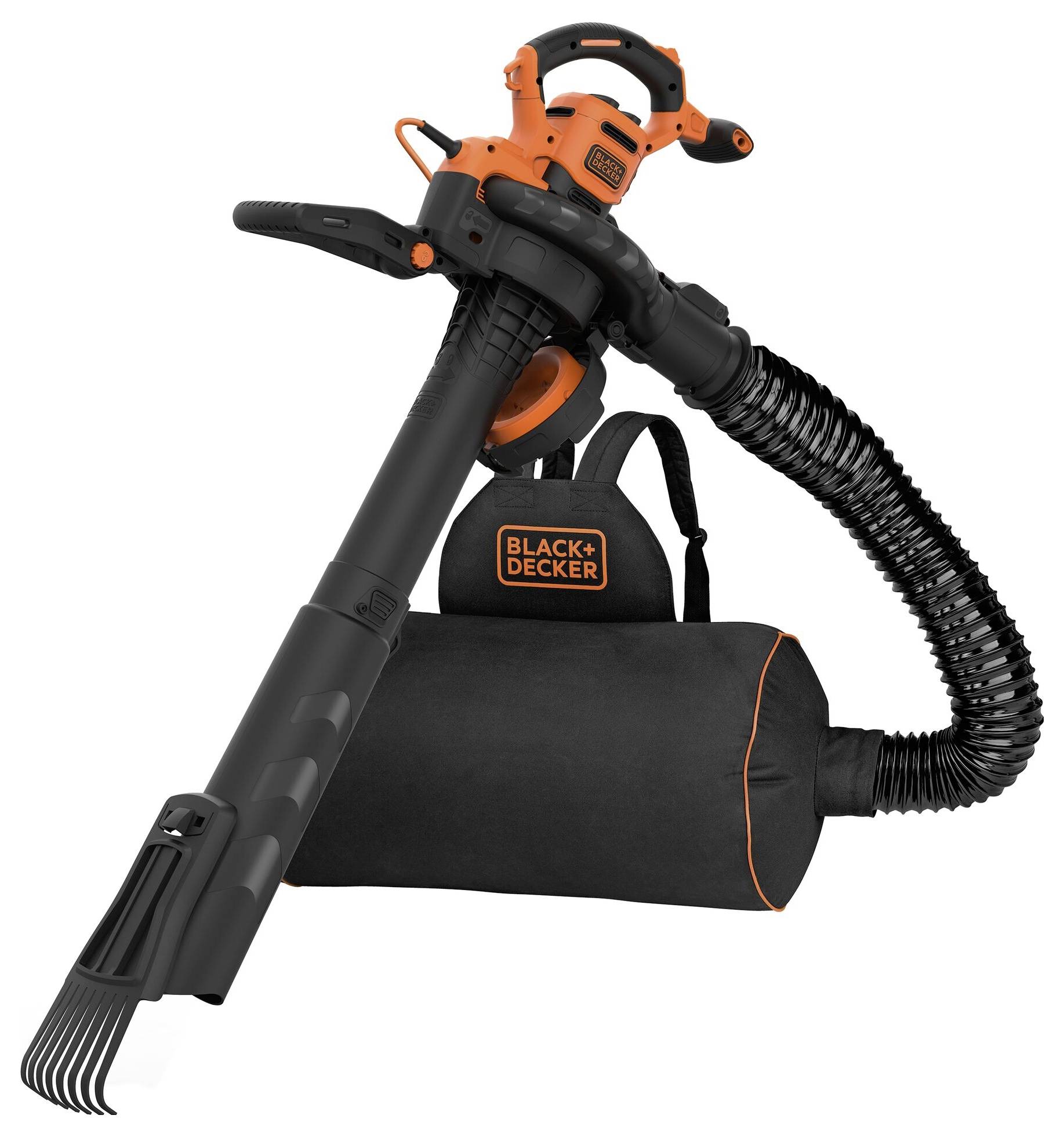 Laubbläser und Sauger von Black+Decker mit schwarzem Saugrohr, orangefarbenen Bedienelementen und schwarzem Fangsack. Ideal zum Sammeln von Blättern im Garten.
