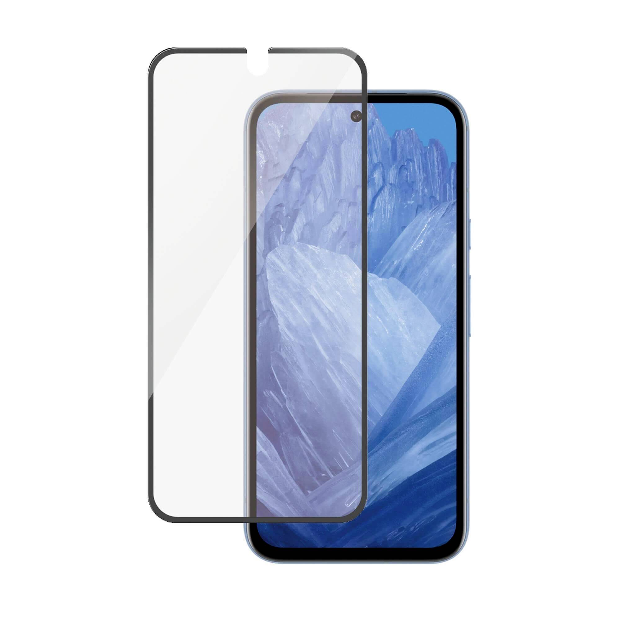 Ein Smartphone mit einer blauen Berglandschaft auf dem Bildschirm. Davor ist ein transparenter Displayschutz hervorgehoben.