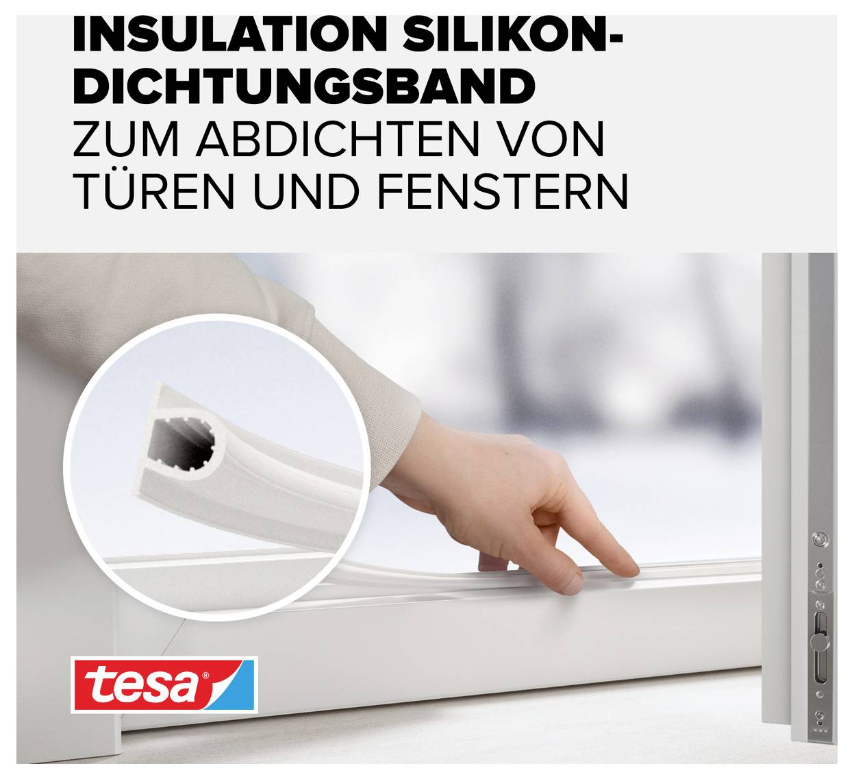 'Insulation Silikondichtungsband zum Abdichten von Türen und Fenstern.' Bild zeigt eine Hand, die ein Klebeband an einem Fensterrahmen anbringt. Logo unten links.