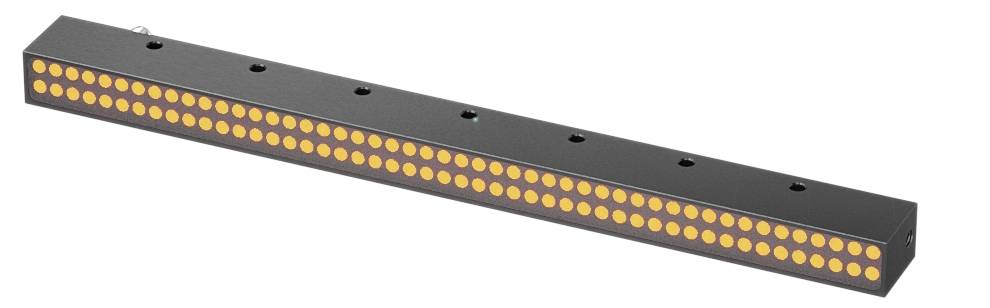 Ein langes, schwarzes LED-Lichtgerät mit einer Reihe orange leuchtender Dioden. Geeignet für Bühnen- oder Dekorationsbeleuchtung.