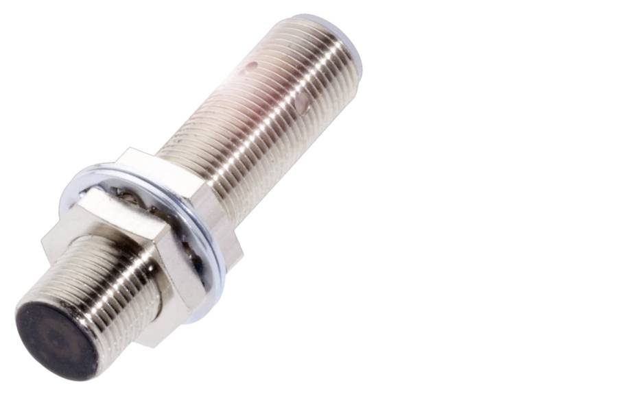 Ein zylindrischer, metallischer Sensor mit Gewinde und zwei Muttern, abgewinkelt nach oben rechts.