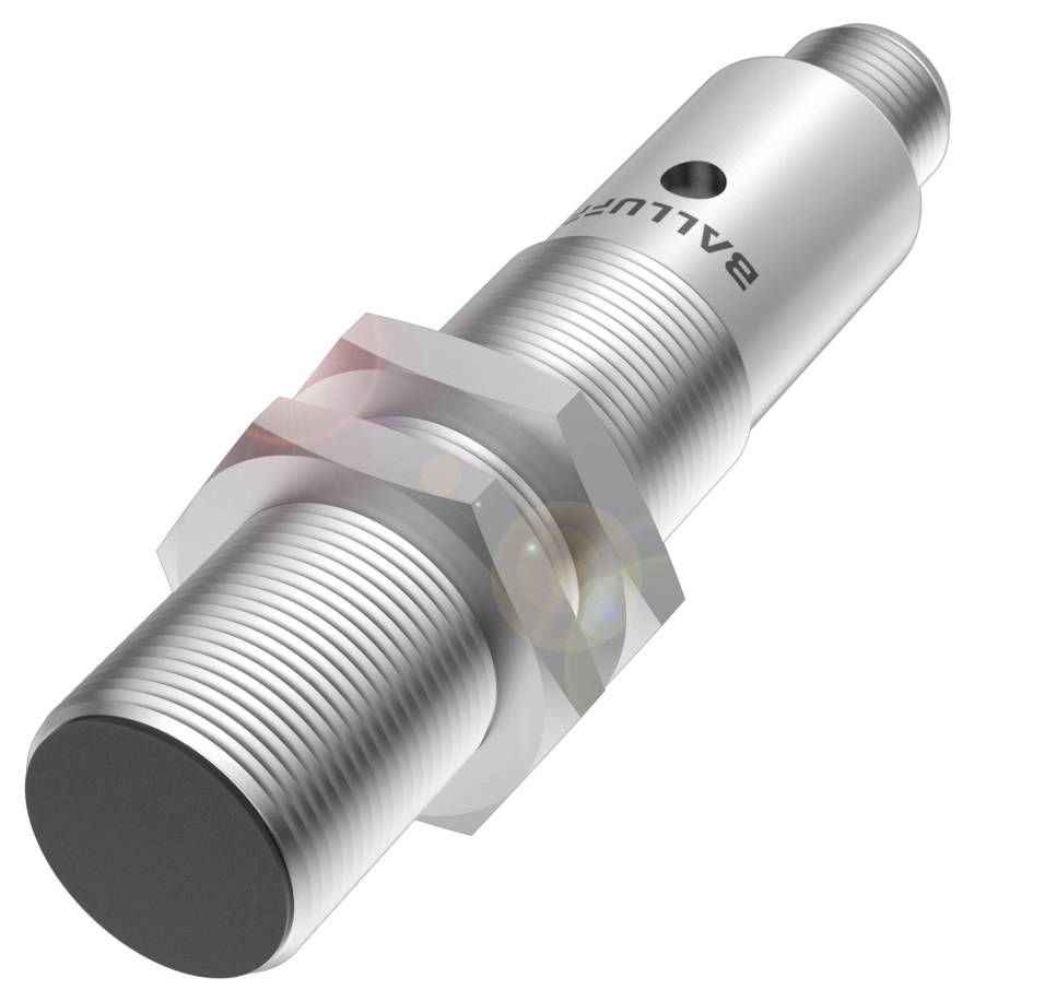 Ein zylindrischer Induktivsensor mit Metallgehäuse und Schraubgewinde von der Marke Balluff, dargestellt in einer diagonalen Ansicht.