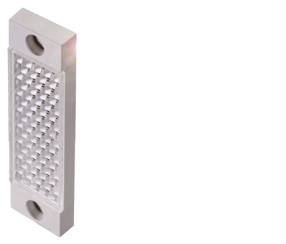 Ein rechteckiges, strukturiertes, durchsichtiges Kunststoffteil mit zwei Montagelöchern, möglicherweise ein Reflektor oder Bauteil.