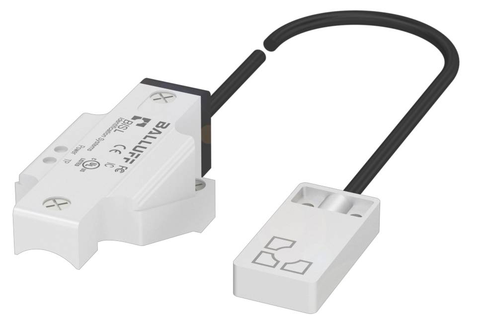 Ein weißer, rechteckiger Magnetsensor mit Kabel. 'Balluff' und technische Symbole sind aufgedruckt. Er dient zur Positionsüberwachung.