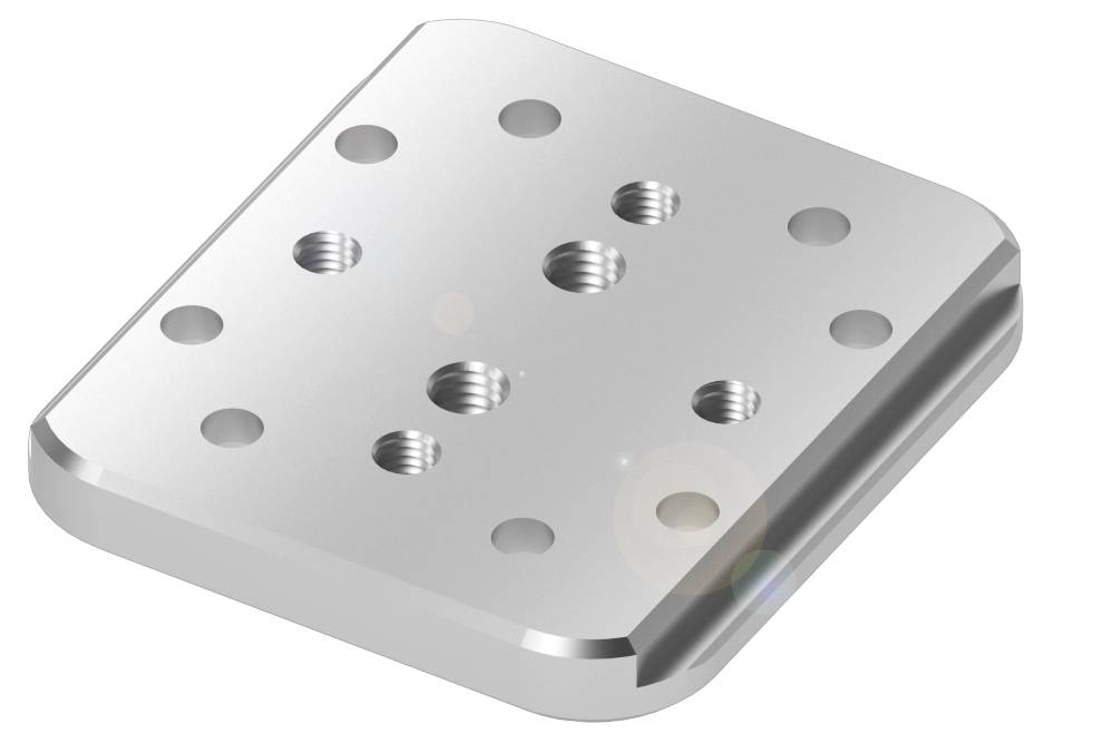 Metallplatte mit mehreren Bohrungen und Gewinden. Ecken abgerundet, Oberfläche glänzend. Verwendet als Befestigungselement.