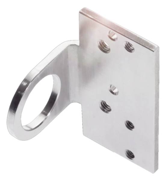 Ein silbernes Metallteil mit einer rechteckigen Platte und einem runden Befestigungsring. Die Platte hat mehrere Löcher für Schrauben.