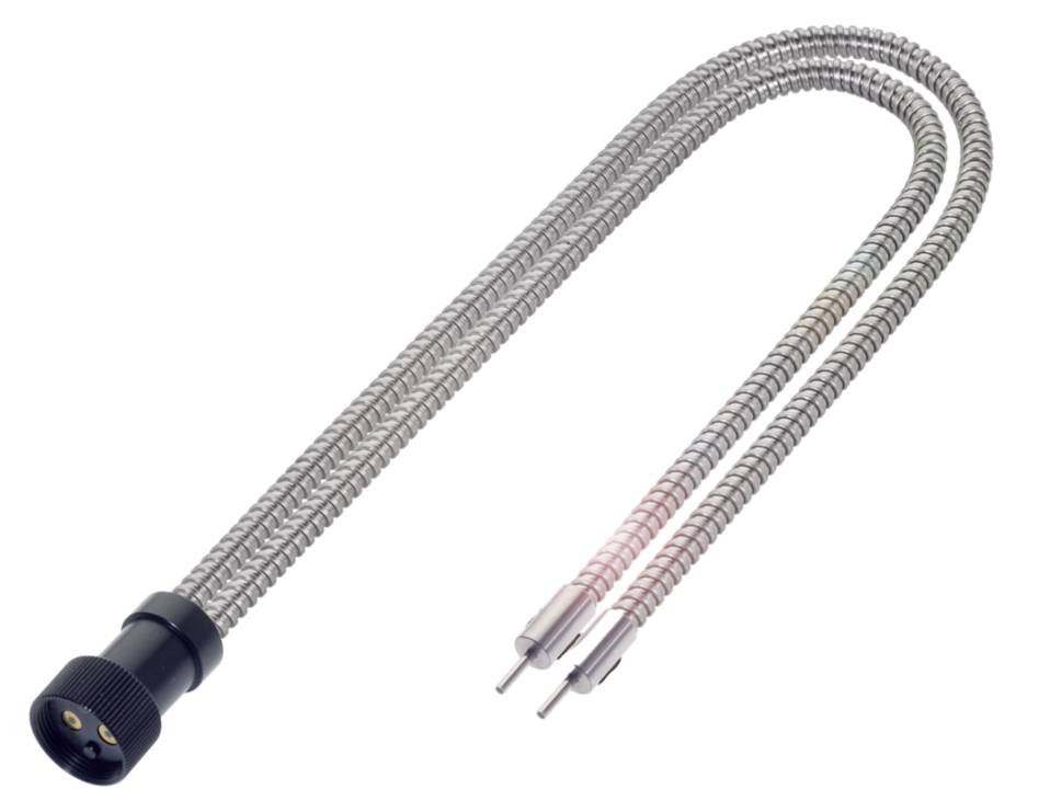 Flexibler Metallrohrschlauch mit zwei Steckverbindern an einem Ende, geeignet für industrielle Anwendungen zur Übertragung von Flüssigkeiten oder Gasen.