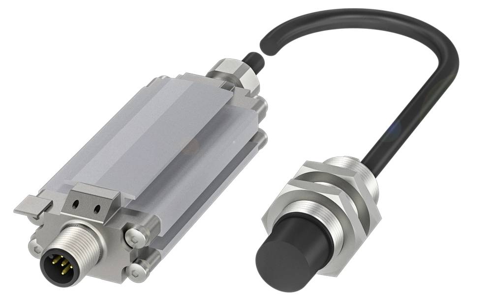 Ein zylindrischer, silberner Sensor mit Kabelanschluss und Steckverbinder. Der Sensor hat ein glattes Metallgehäuse und ist technisch aufgebaut.