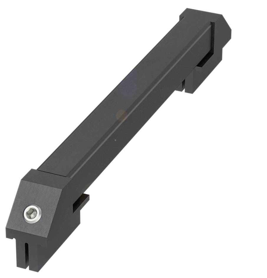 Eine schwarze, rechteckige Metallstange mit einem Schraubenloch an einem Ende, möglicherweise Teil eines mechanischen Gerätes.