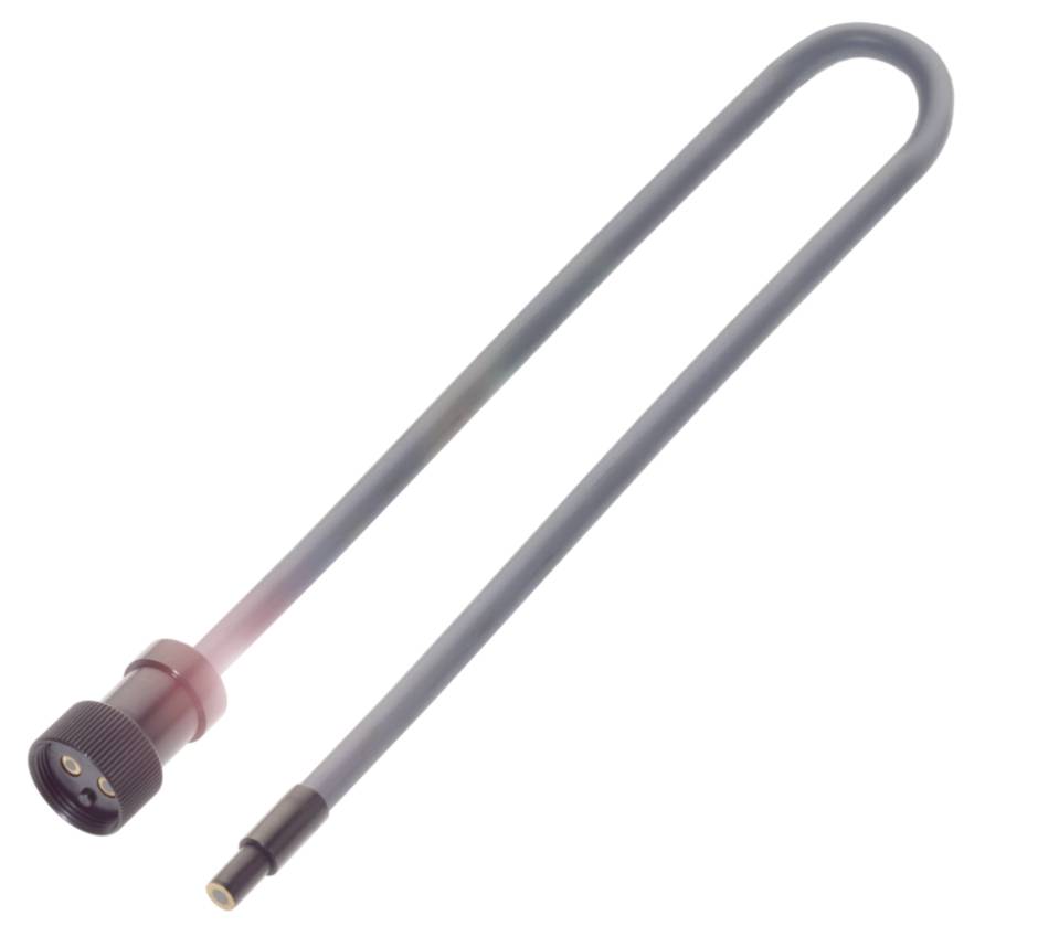 Dunkler, U-förmiger Schläuche mit Steckverbindern an beiden Enden, möglicherweise ein Kabel oder eine technische Verbindungskomponente.