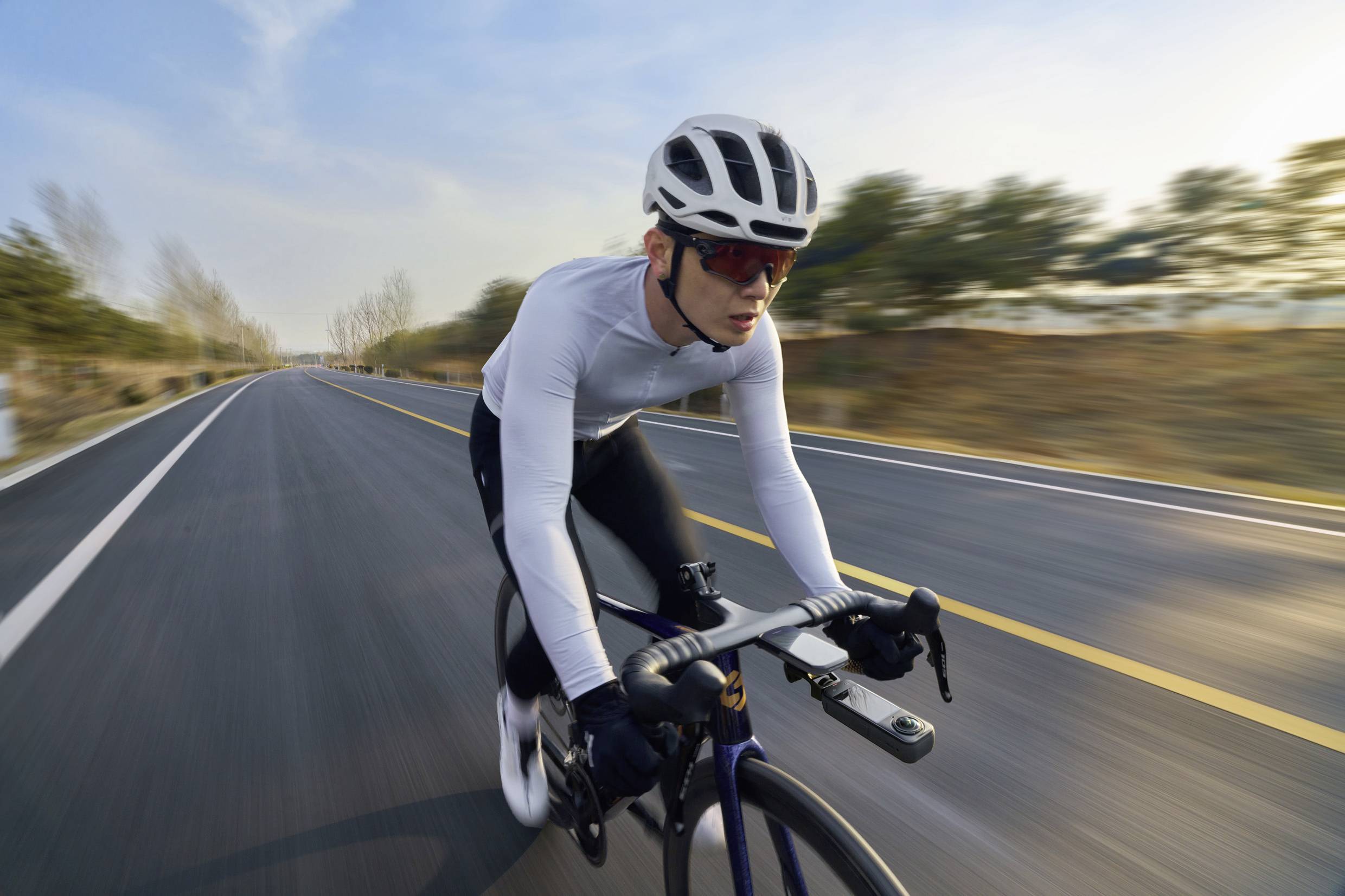 Insta360 X5 360° Action Cam 8K, Touch-Screen, WLAN, Wasserfest, Zeitraffer, Webcam