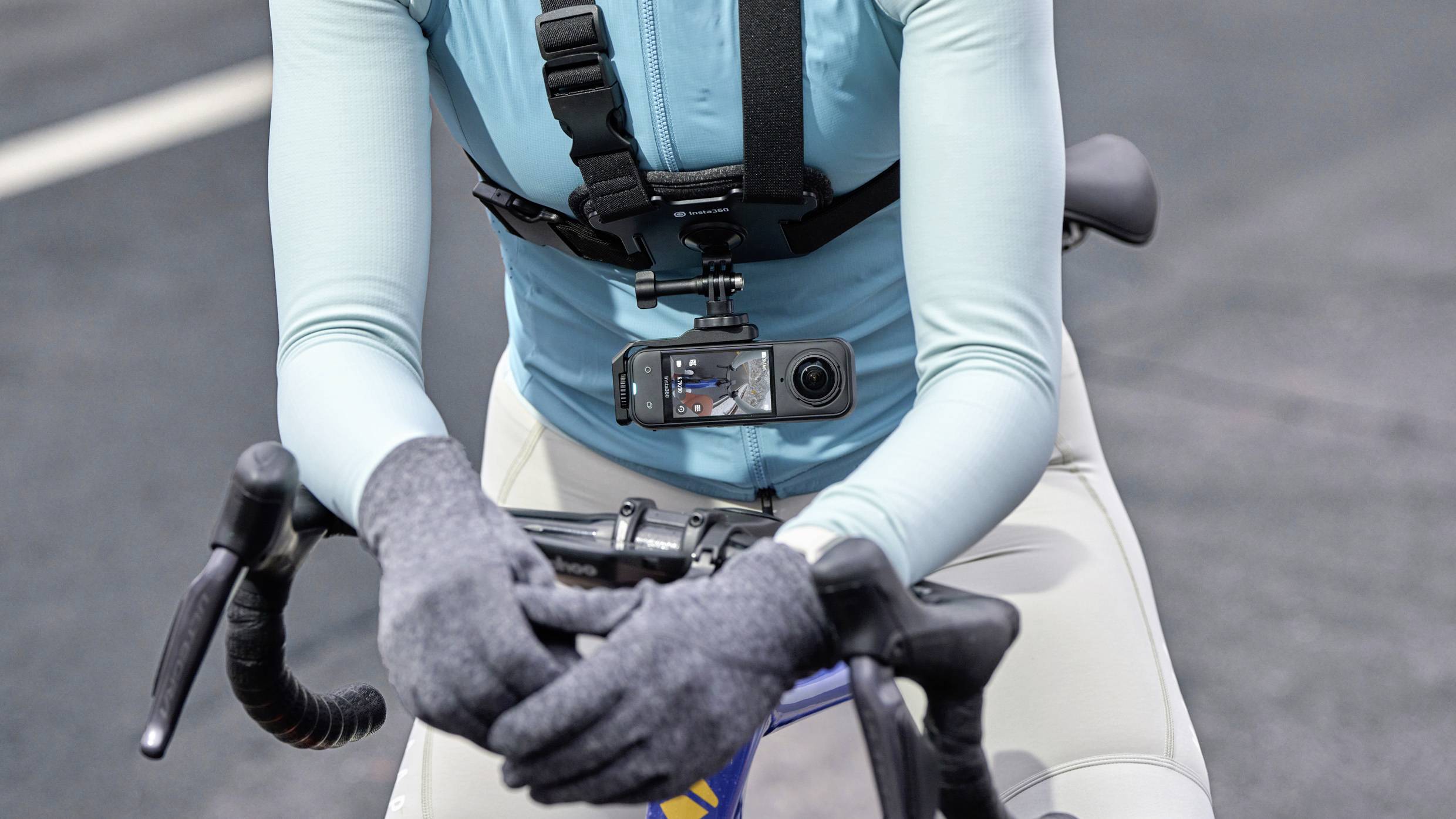 Insta360 X5 360° Action Cam 8K, Touch-Screen, WLAN, Wasserfest, Zeitraffer, Webcam